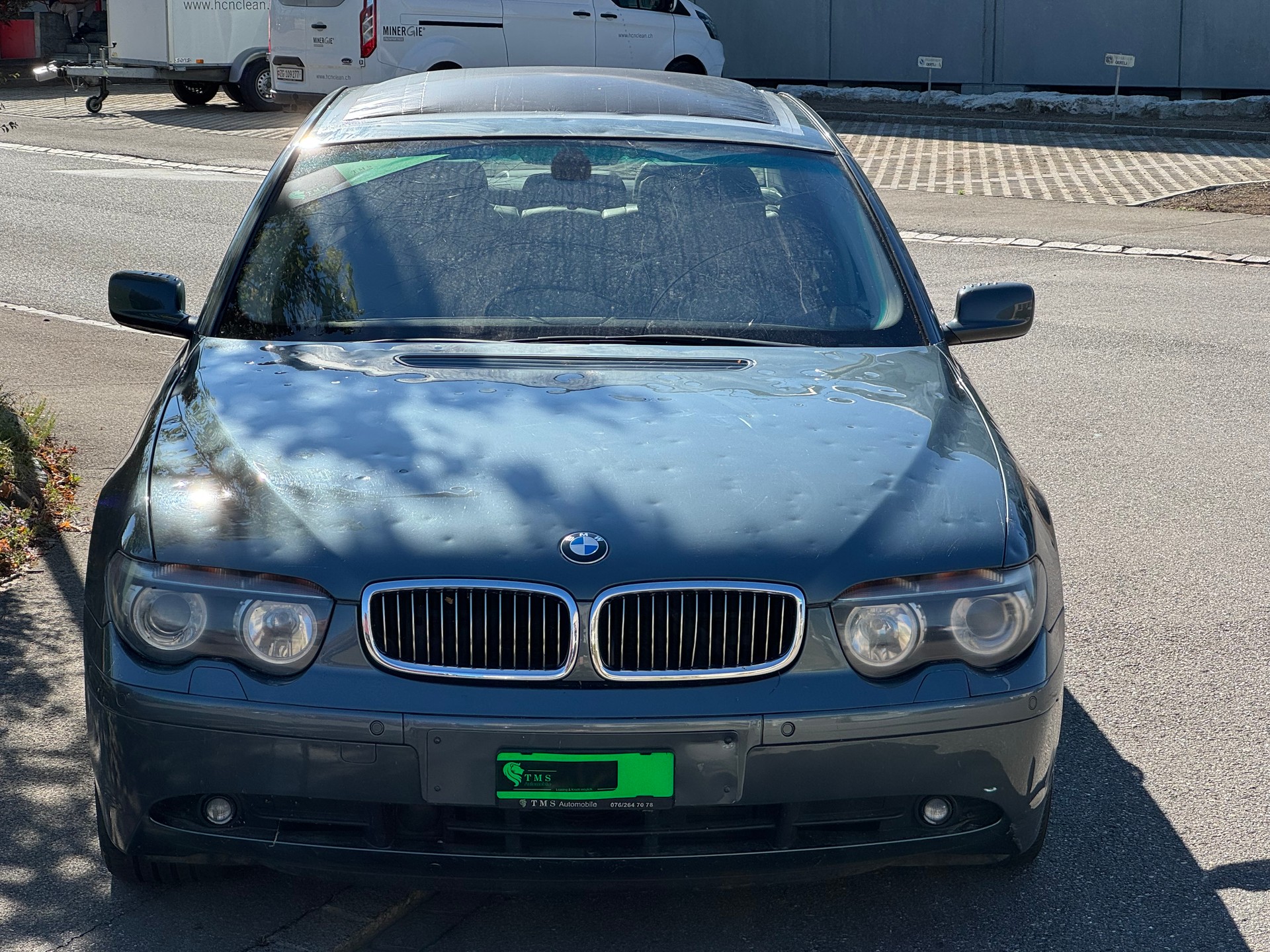 BMW 745i-image-1