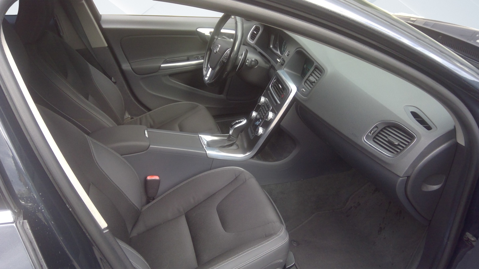 VOLVO V60 D4 AWD OceanRace Geartronic-image-4