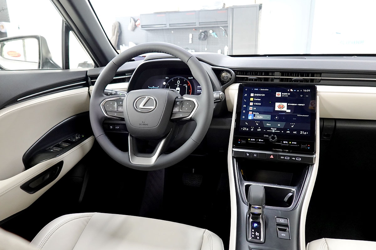 LEXUS LBX FWD Elegant CVT, Leder Weiss, Premium Paket-image-6
