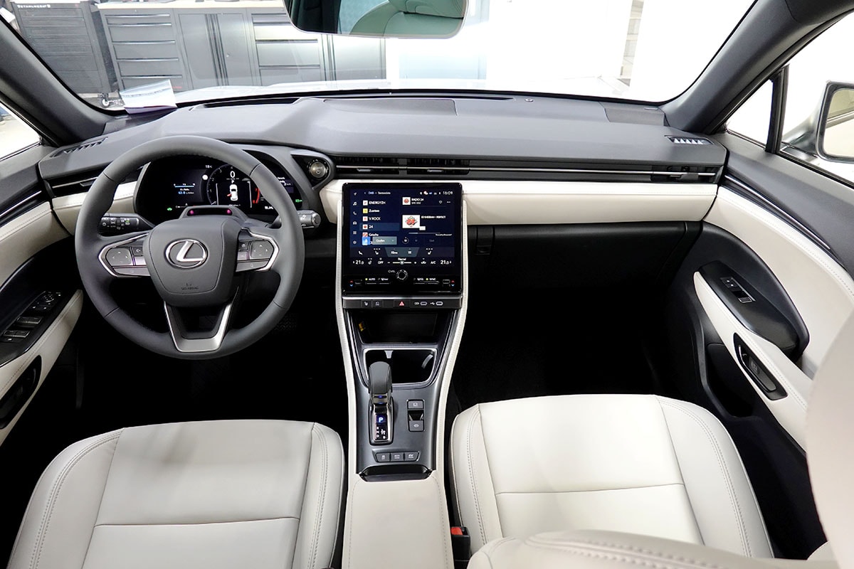 LEXUS LBX FWD Elegant CVT, Leder Weiss, Premium Paket-image-7