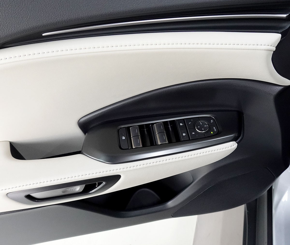 LEXUS LBX FWD Elegant CVT, Leder Weiss, Premium Paket-image-12