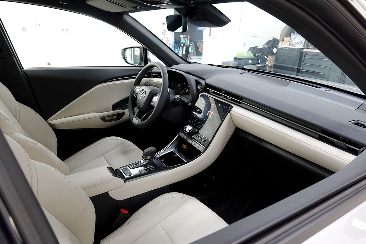LEXUS LBX FWD Elegant CVT, Leder Weiss, Premium Paket-image-4