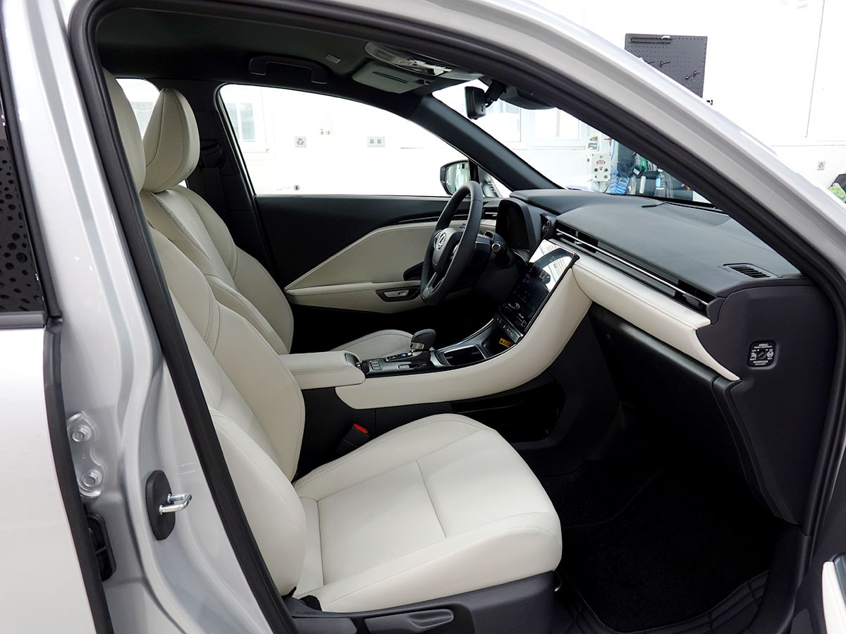 LEXUS LBX FWD Elegant CVT, Leder Weiss, Premium Paket-image-3