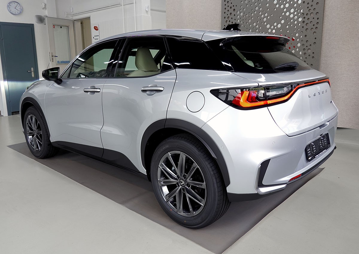 LEXUS LBX FWD Elegant CVT, Leder Weiss, Premium Paket-image-2