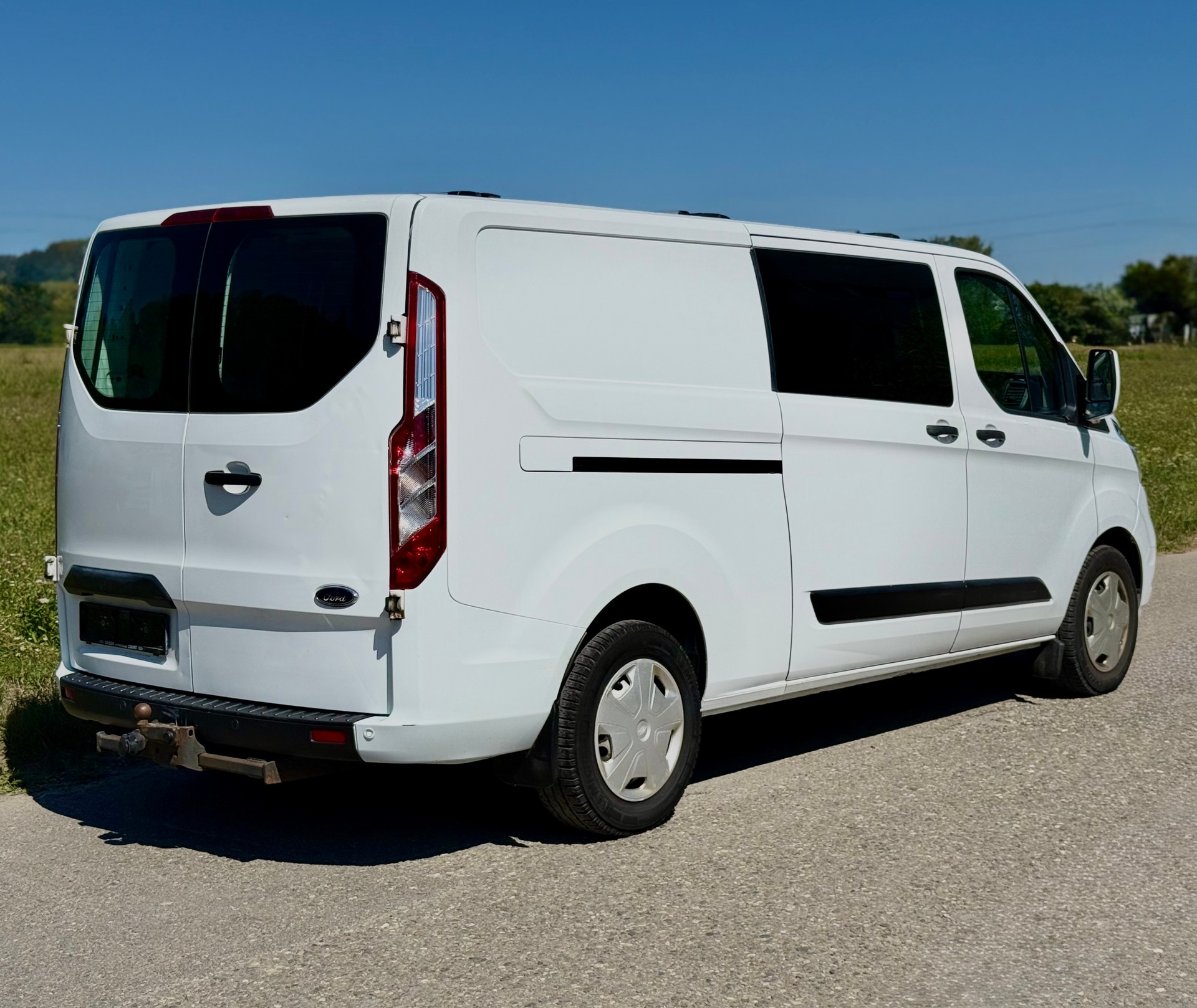 FORD Transit Custom Van 340 L2H1 Limited-image-4