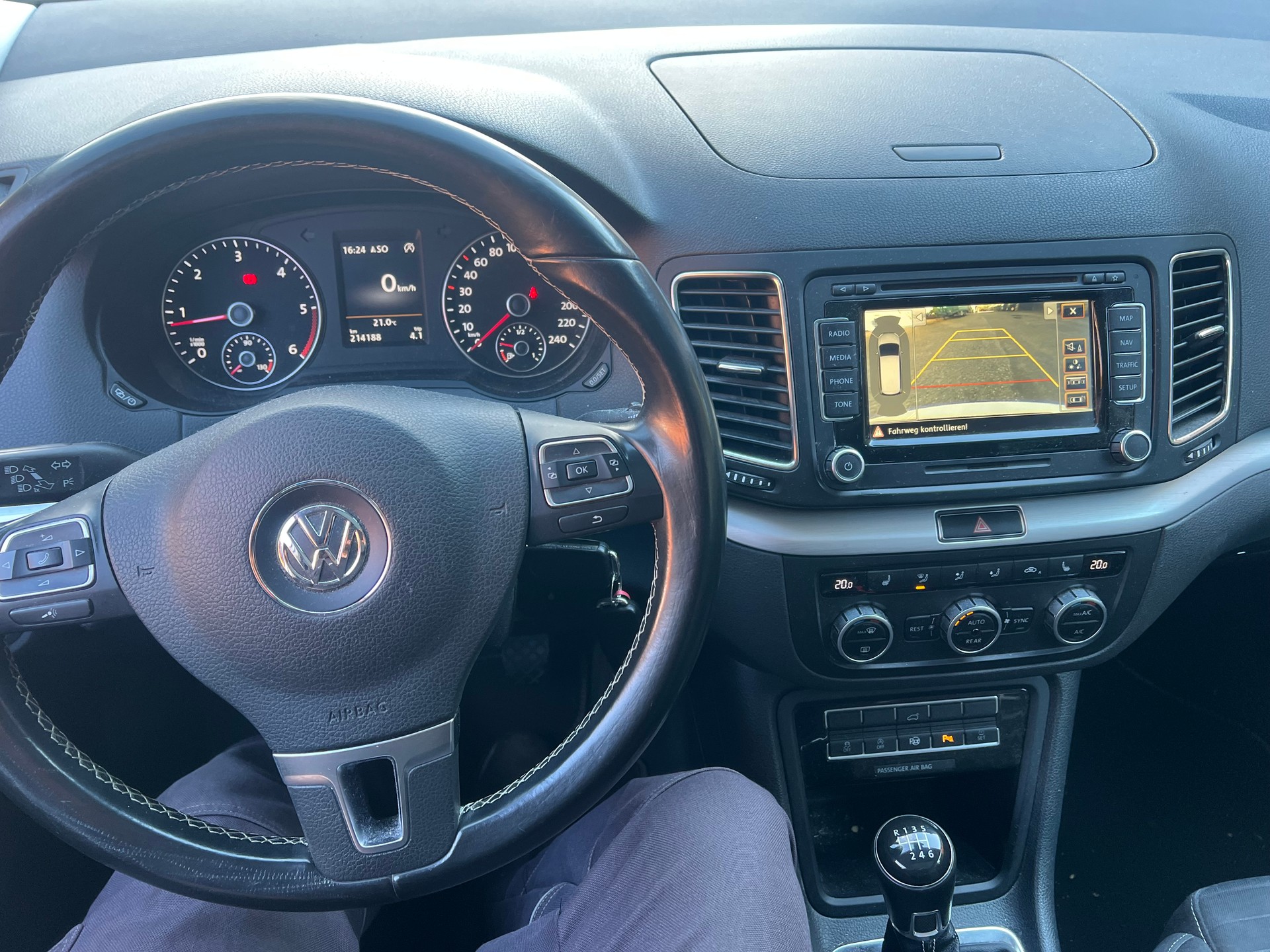 VW Sharan 2.0 TDI BlueMotion Technology Cup 4Motion-image-11