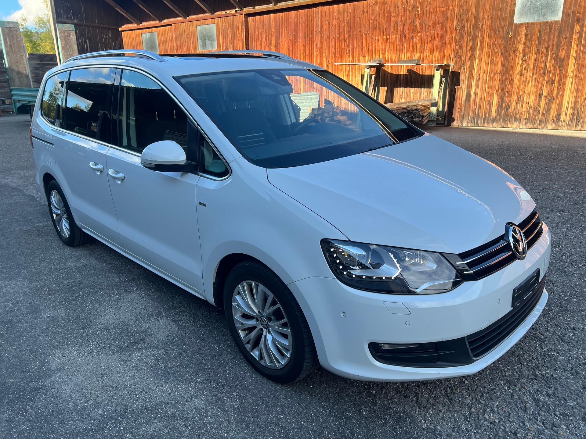 VW Sharan 2.0 TDI BlueMotion Technology Cup 4Motion-image-5