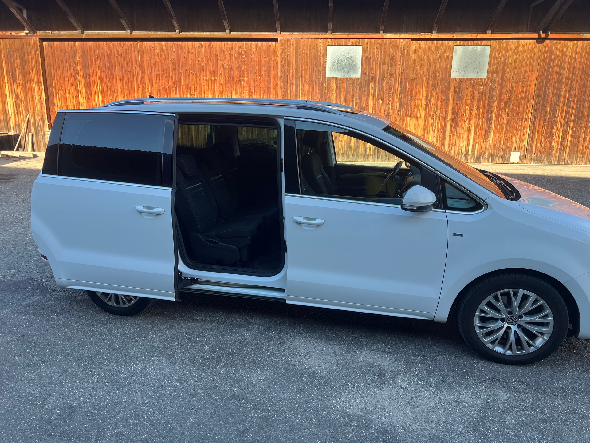 VW Sharan 2.0 TDI BlueMotion Technology Cup 4Motion-image-8
