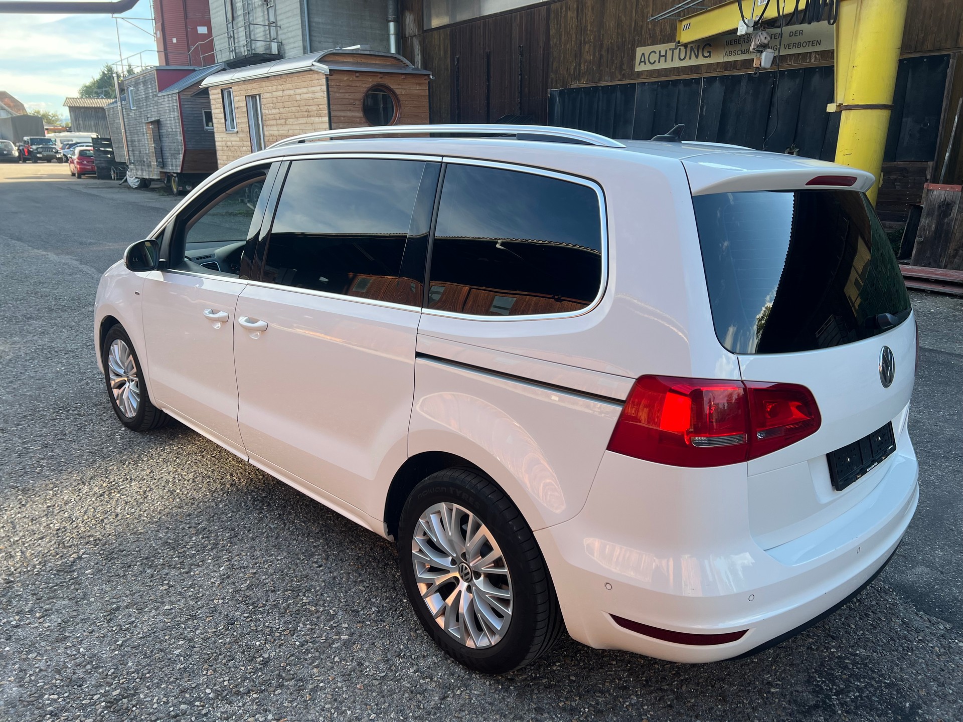 VW Sharan 2.0 TDI BlueMotion Technology Cup 4Motion-image-2