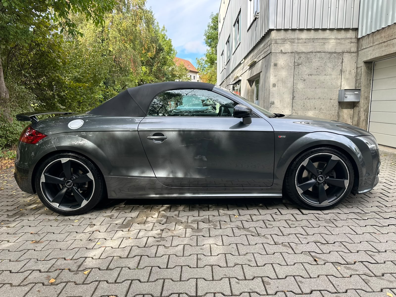 AUDI TT Roadster 2.0 TFSI quattro S-tronic S-Line Competition-image-9