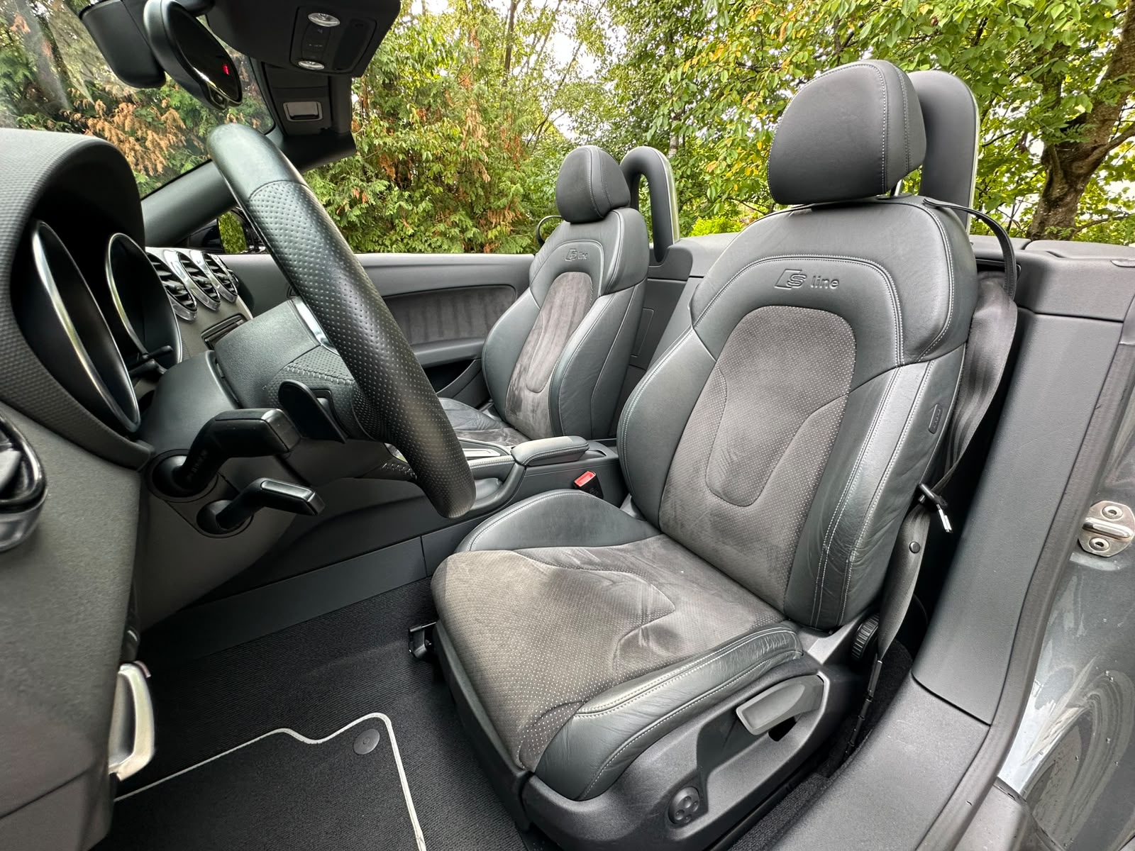 AUDI TT Roadster 2.0 TFSI quattro S-tronic S-Line Competition-image-15