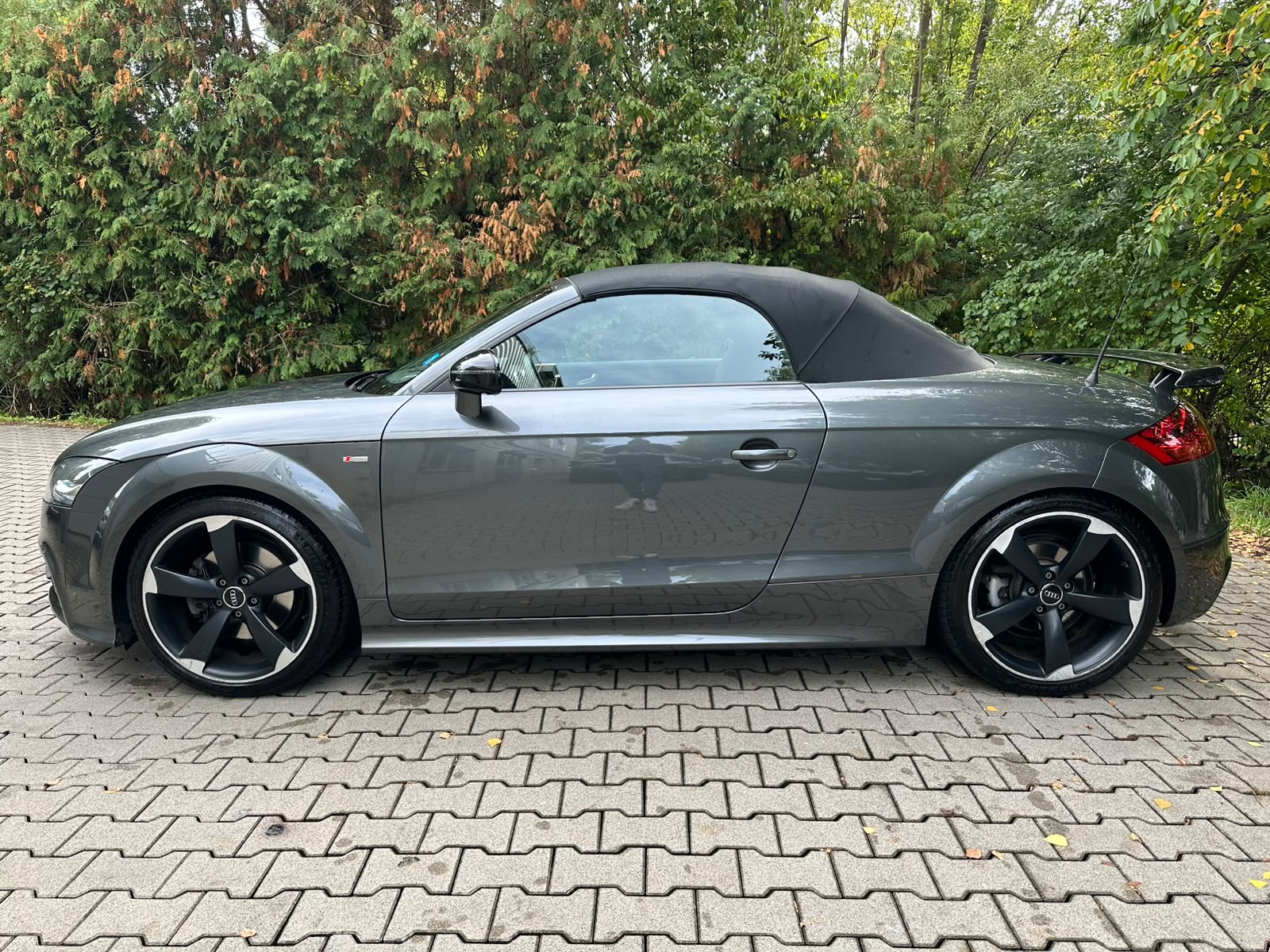 AUDI TT Roadster 2.0 TFSI quattro S-tronic S-Line Competition-image-2