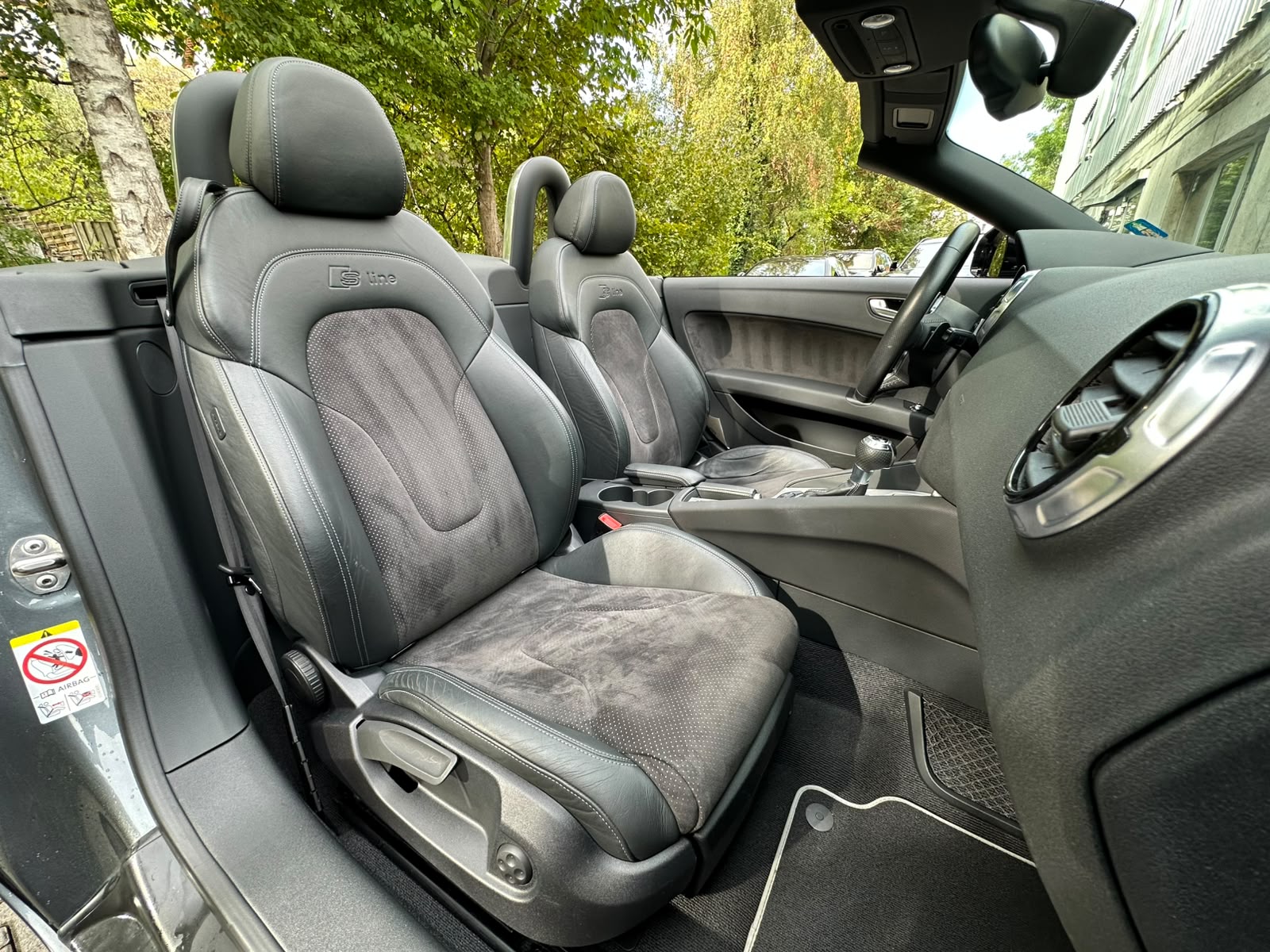 AUDI TT Roadster 2.0 TFSI quattro S-tronic S-Line Competition-image-18