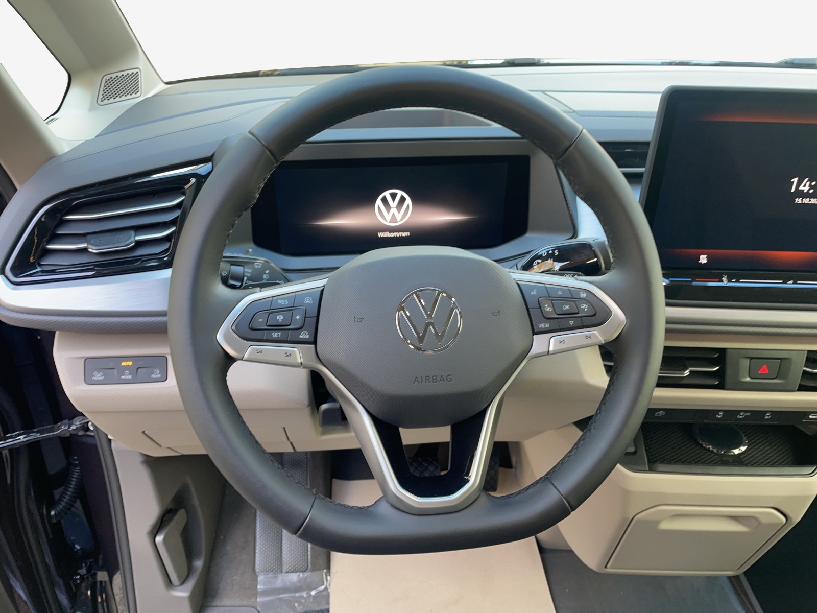 VW California eHybrid Beach Ocean 4Motion-image-9