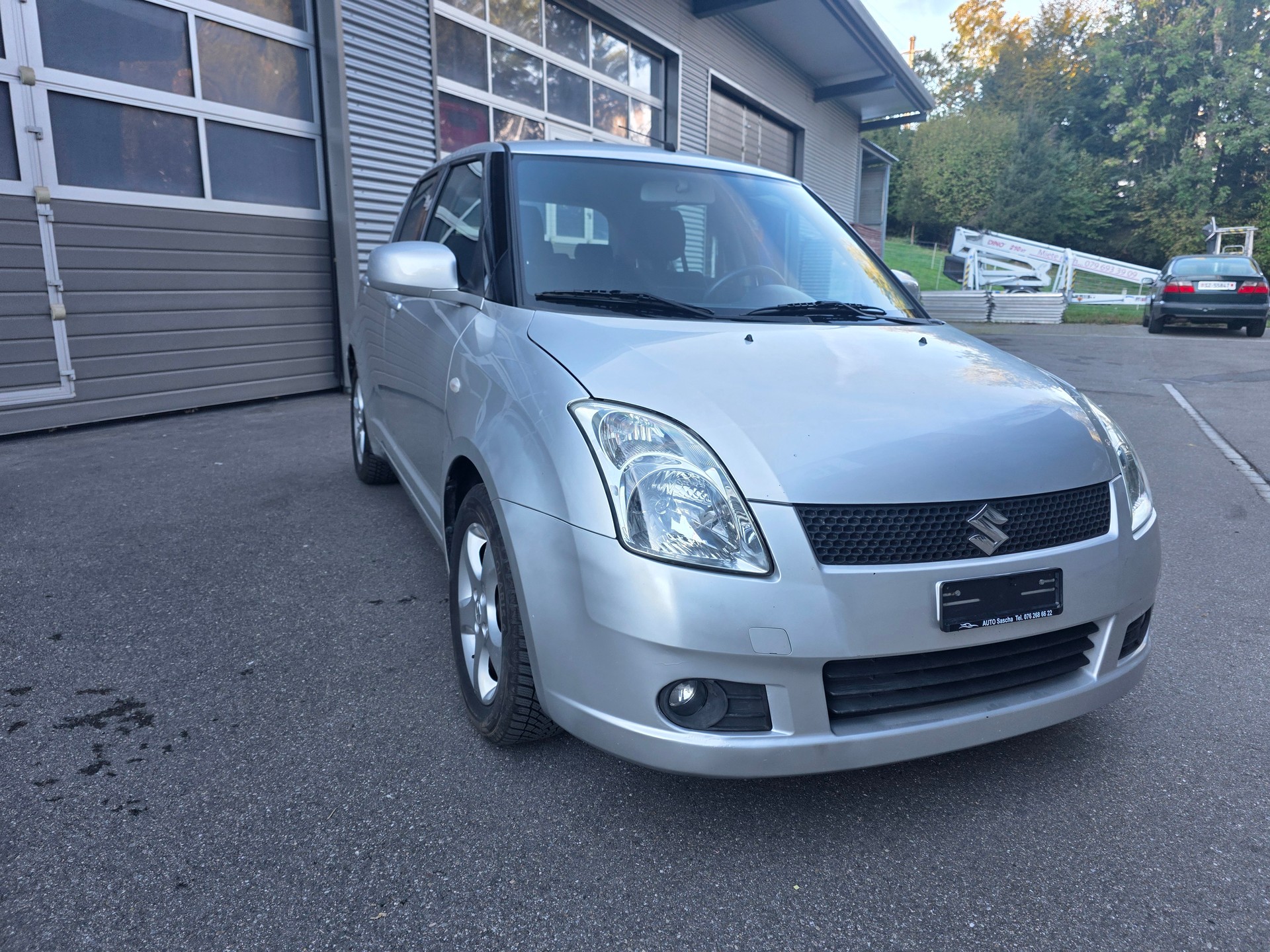 SUZUKI Swift 1.3i 16V GL-showroom-element-2