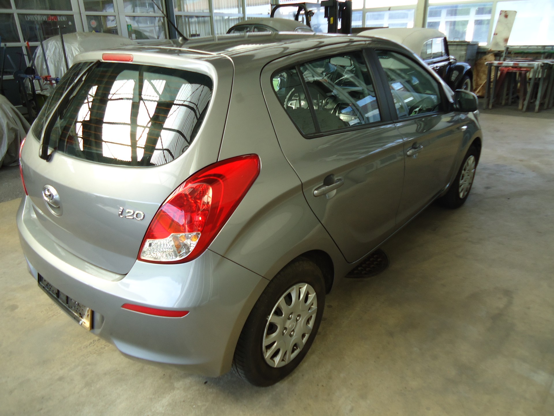 HYUNDAI i20 1.4 Style Automatic-image-3