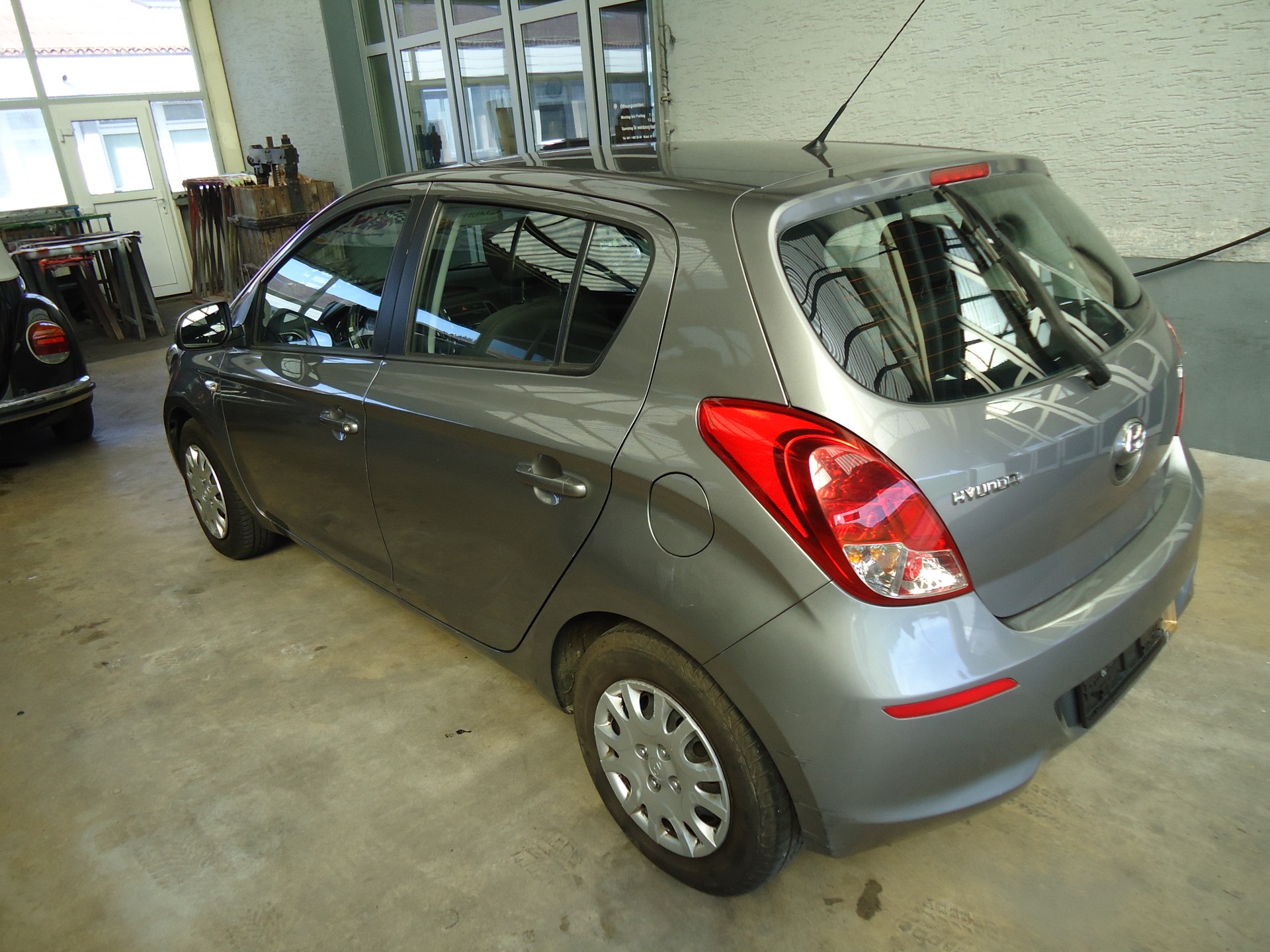 HYUNDAI i20 1.4 Style Automatic-image-2