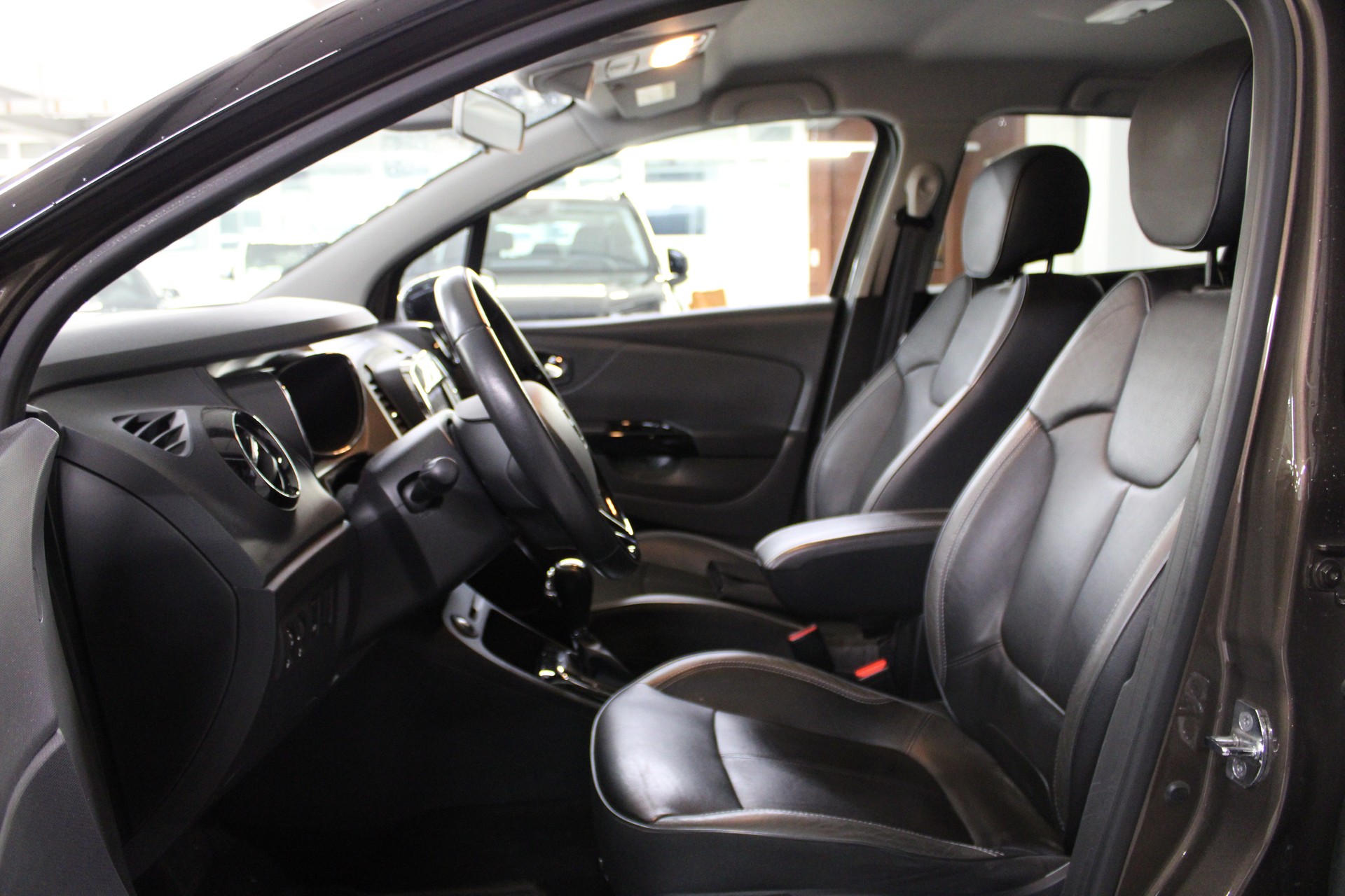 RENAULT Captur 1.5 dCi Privilège EDC-image-9