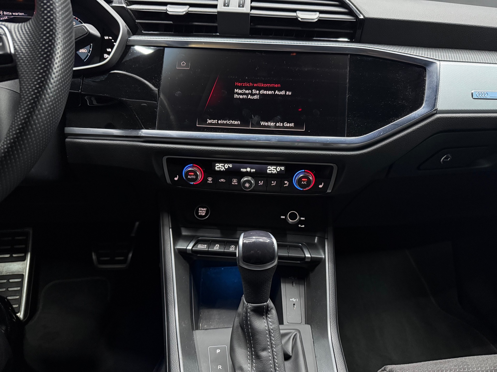 AUDI Q3 SB 35 TFSI Attr-image-9
