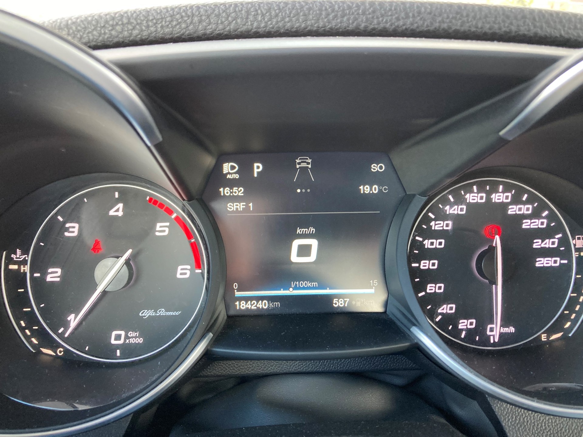 ALFA ROMEO Giulia 2.2 JTDM Veloce Q4 Automatic-image-10