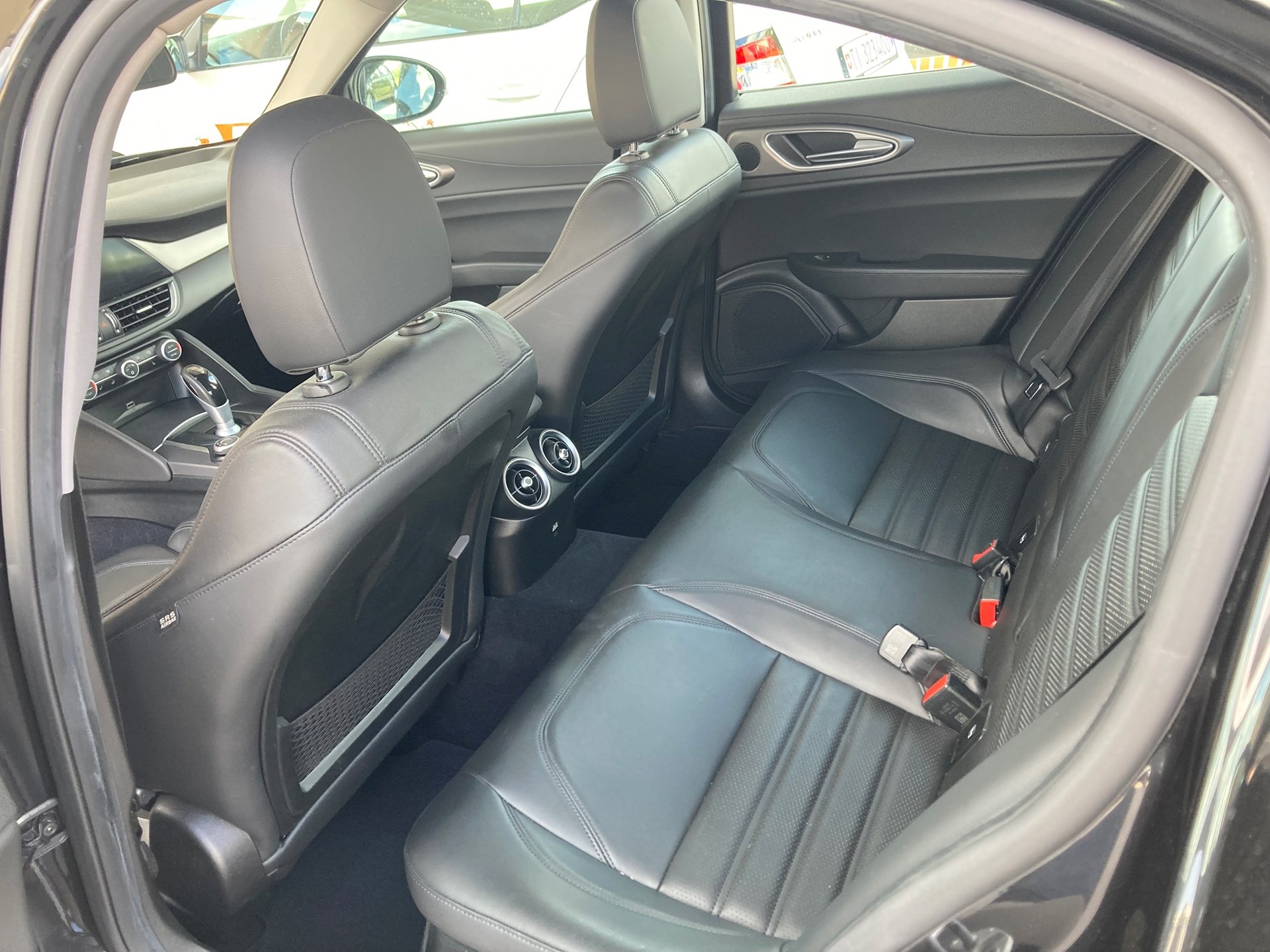 ALFA ROMEO Giulia 2.2 JTDM Veloce Q4 Automatic-image-7