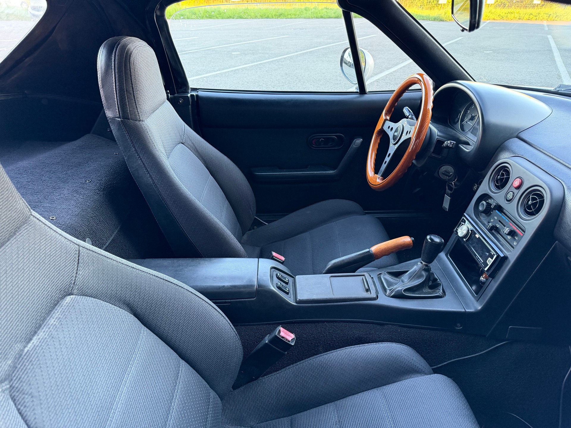 MAZDA 1.6i-image-8