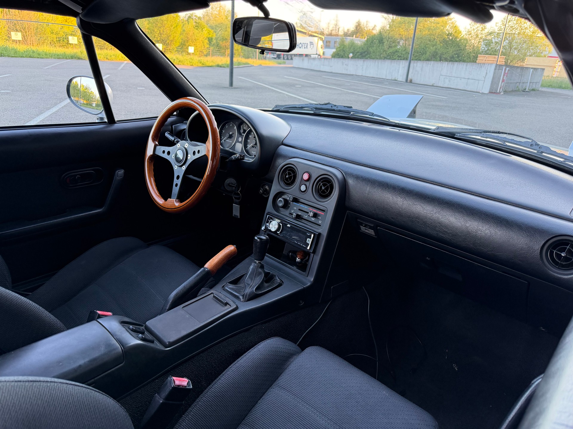 MAZDA 1.6i-image-9