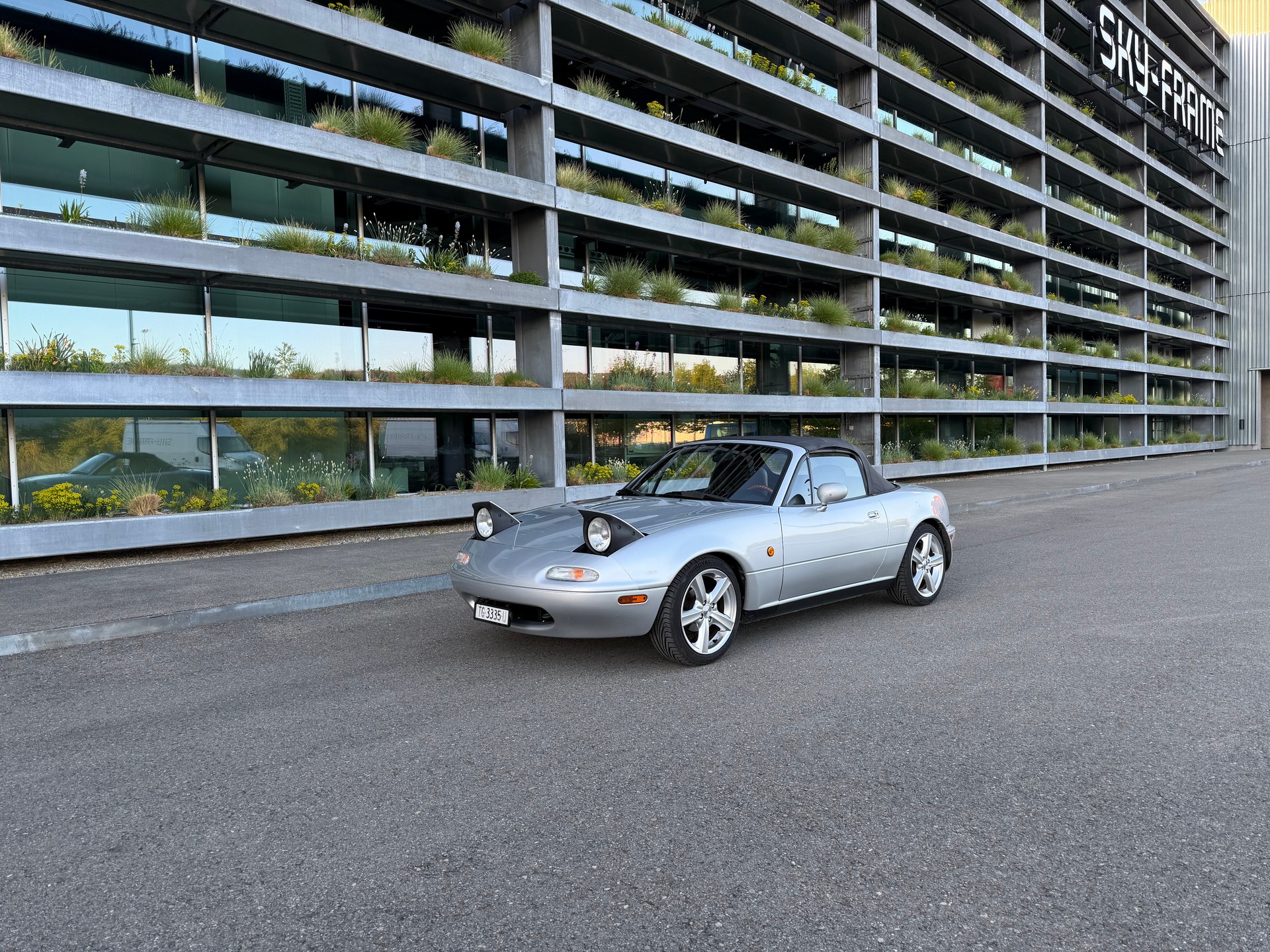 MAZDA 1.6i-image-0