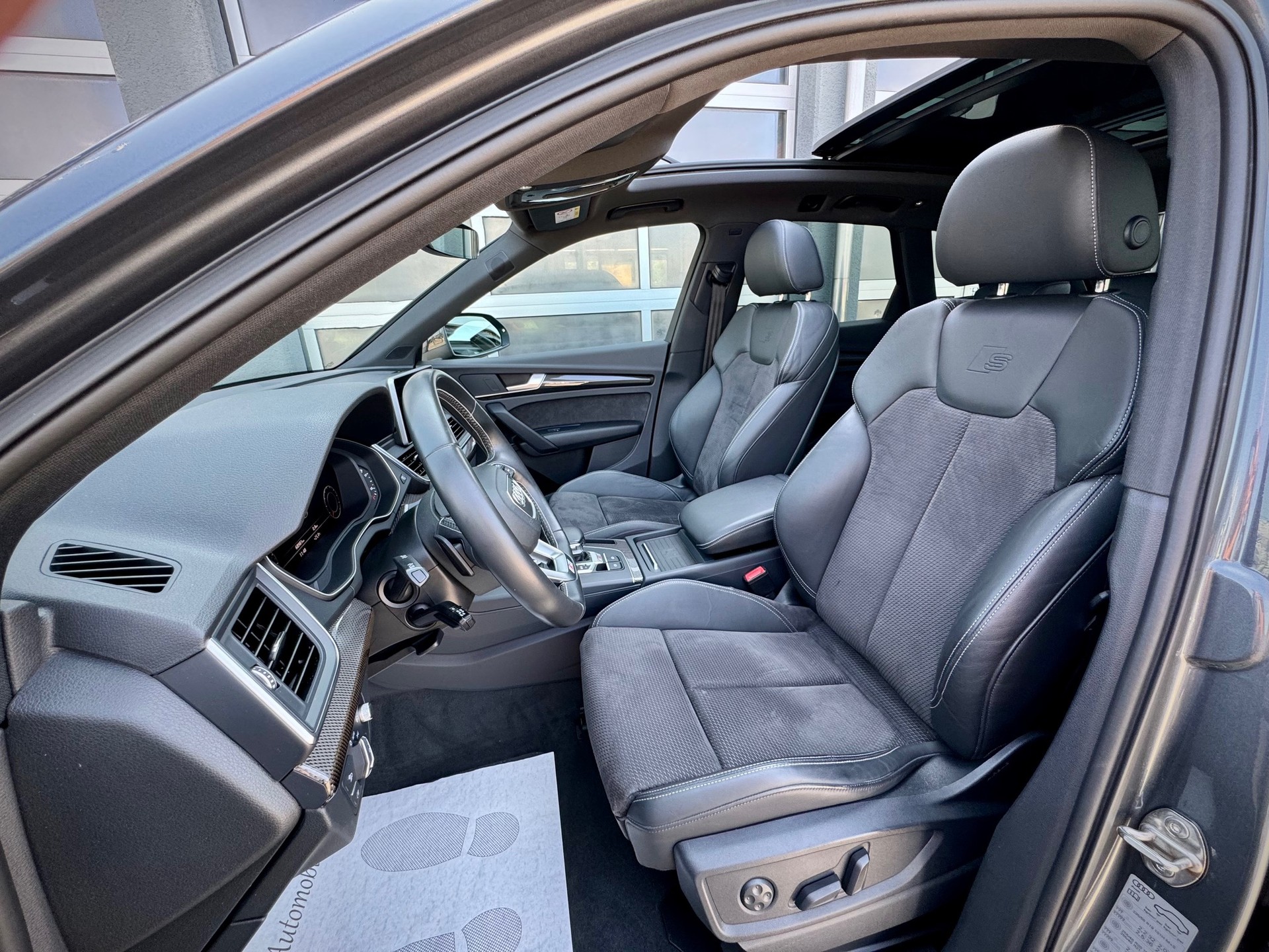 AUDI SQ5 3.0 TFSI quattro S-tronic - Véhicule Suisse (CH)-image-3