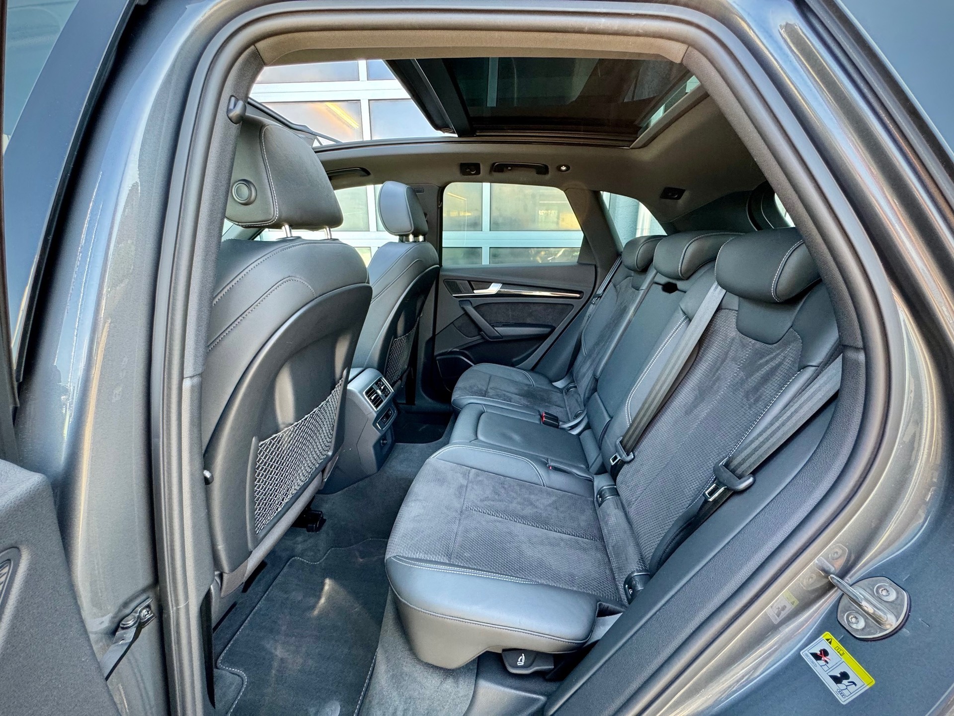AUDI SQ5 3.0 TFSI quattro S-tronic - Véhicule Suisse (CH)-image-4