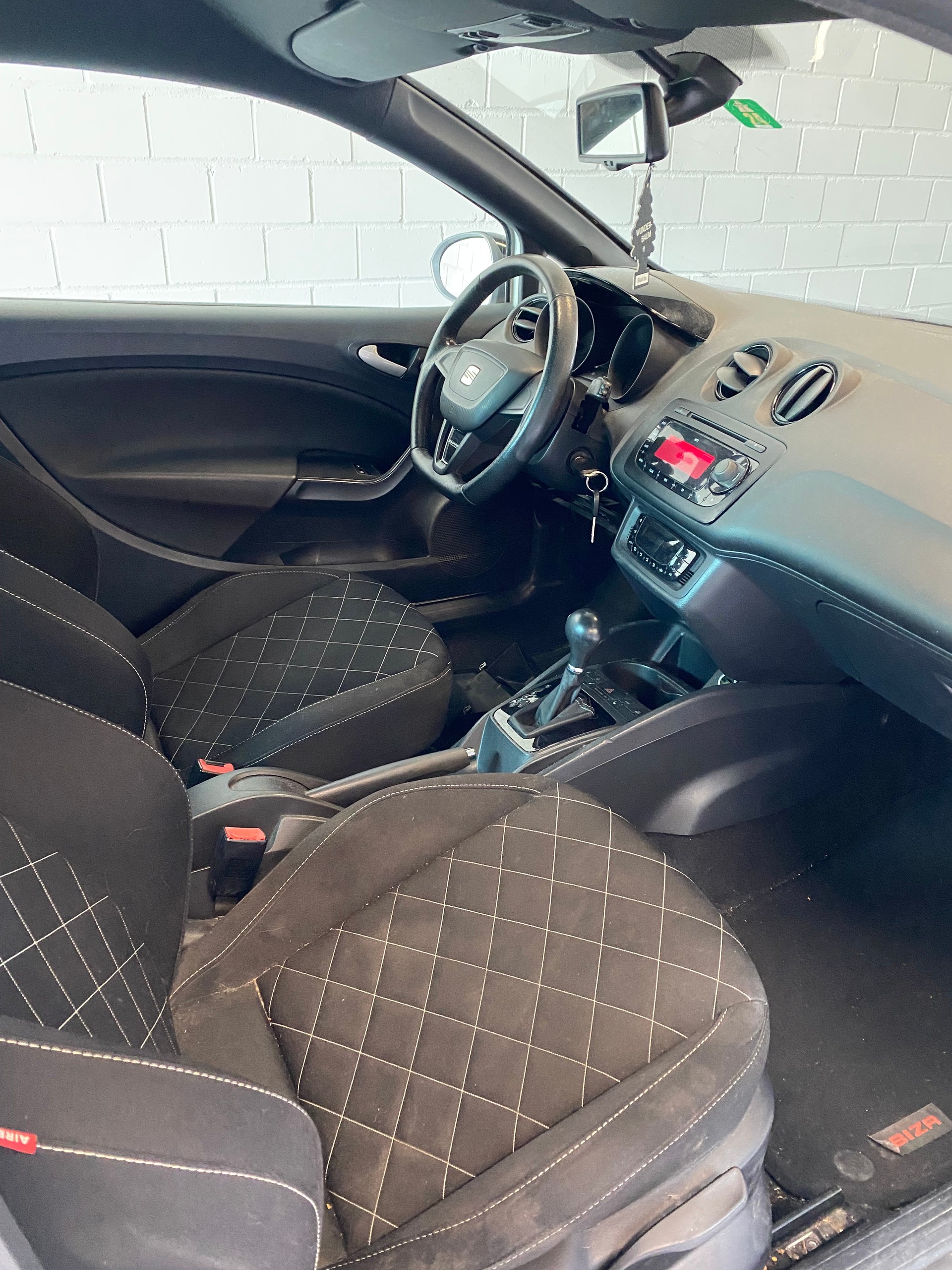 SEAT Ibiza SC 1.4 TSI Cupra DSG-image-10