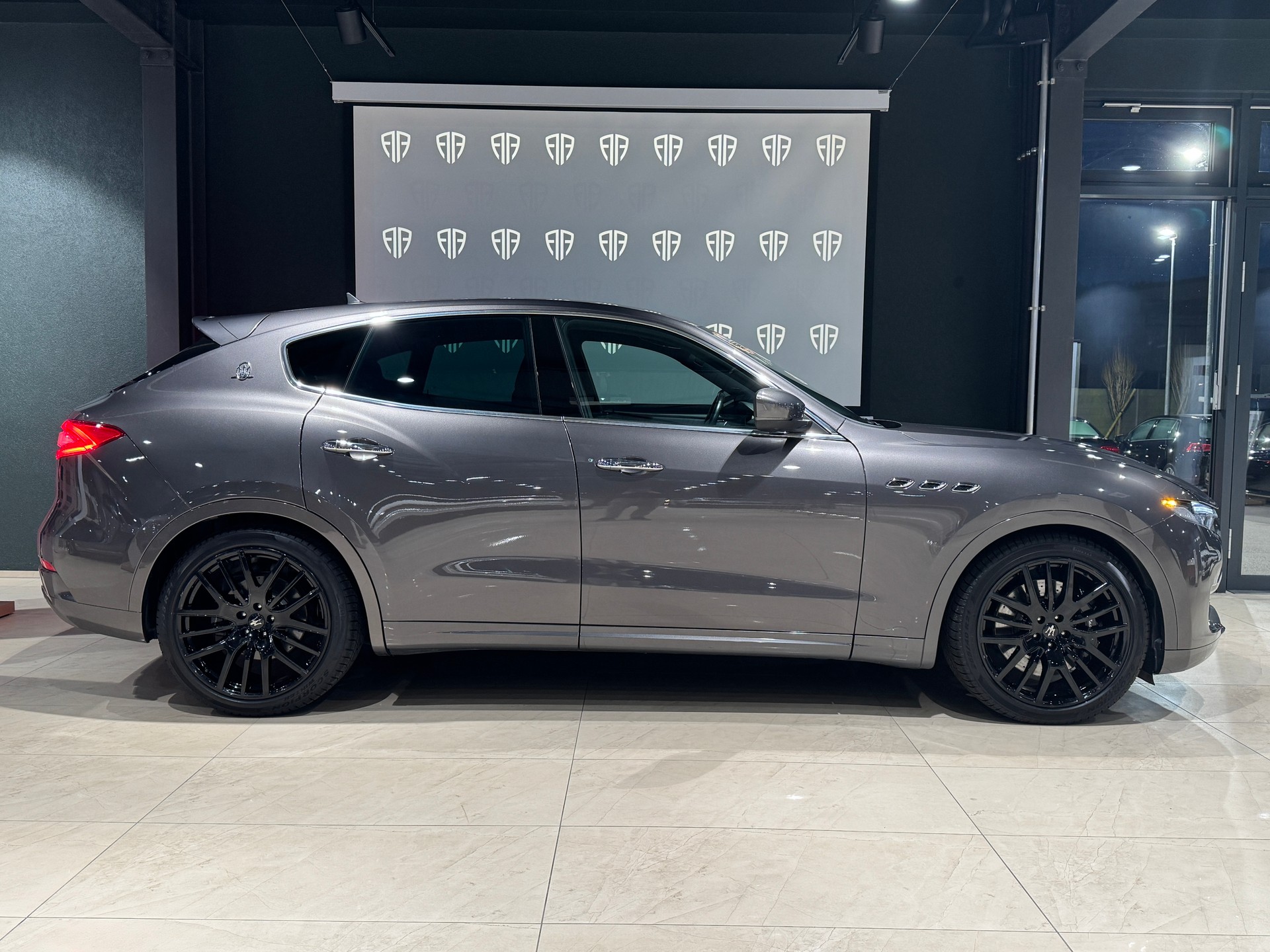 MASERATI Levante S 3.0 V6 Automatica-image-4