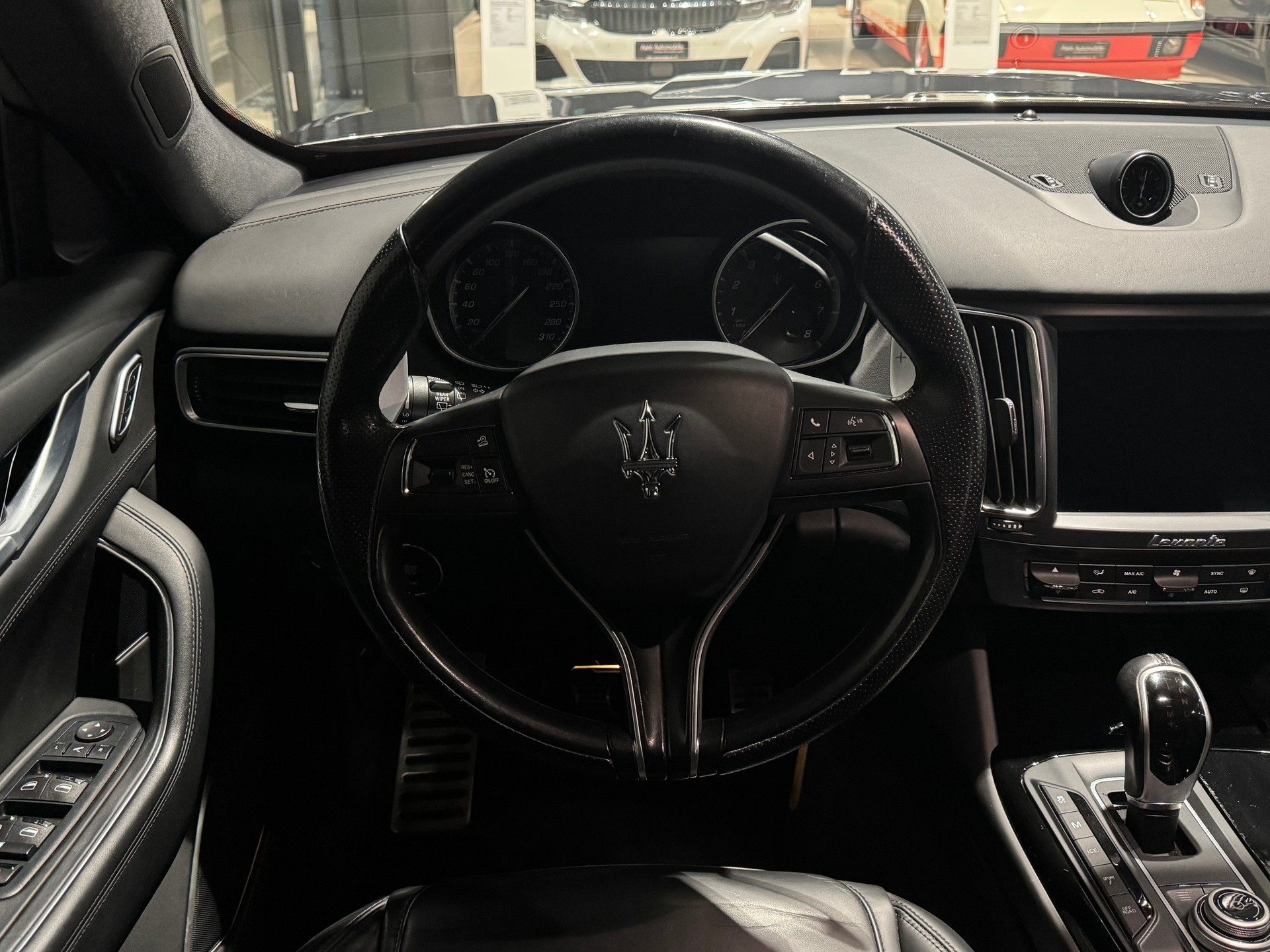 MASERATI Levante S 3.0 V6 Automatica-image-8