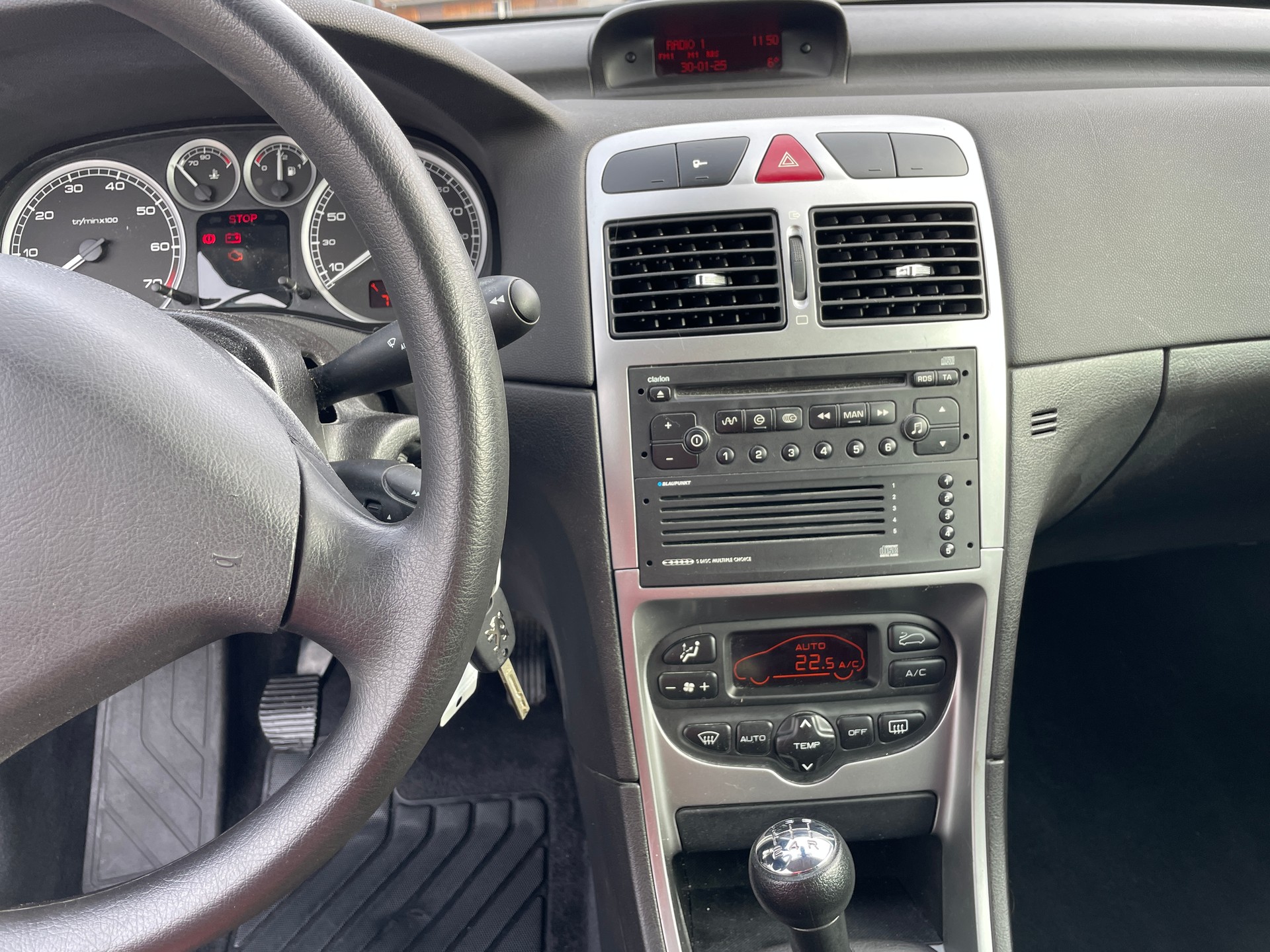 PEUGEOT 307 2.0 16V XS-image-5