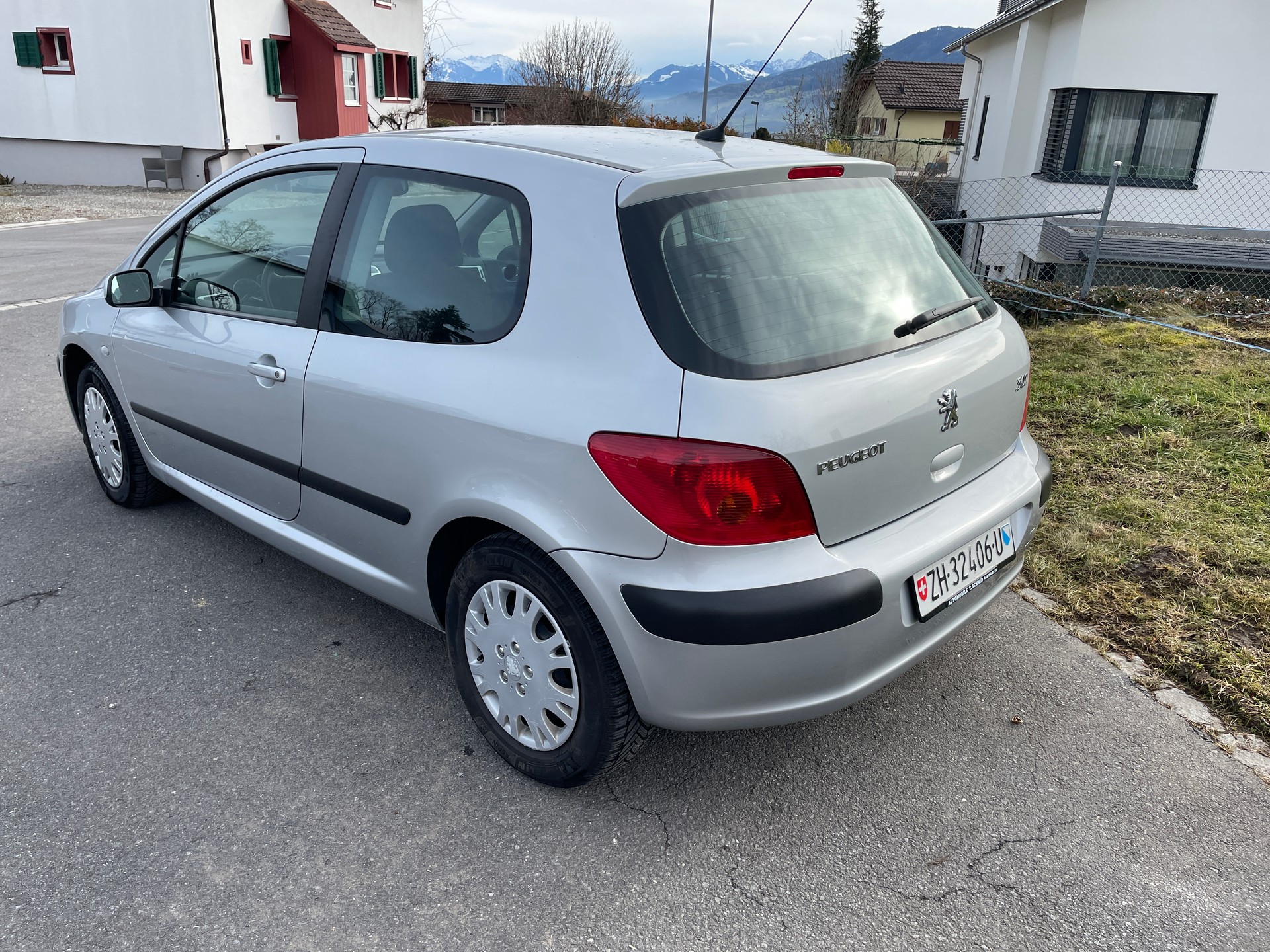 PEUGEOT 307 2.0 16V XS-image-2