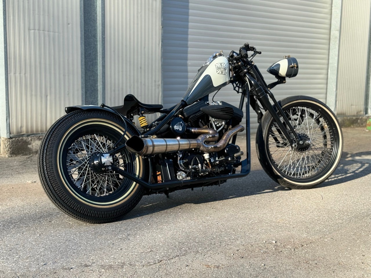CLASSIC CYCLES RIGID SPINGER 100-showroom-element-2