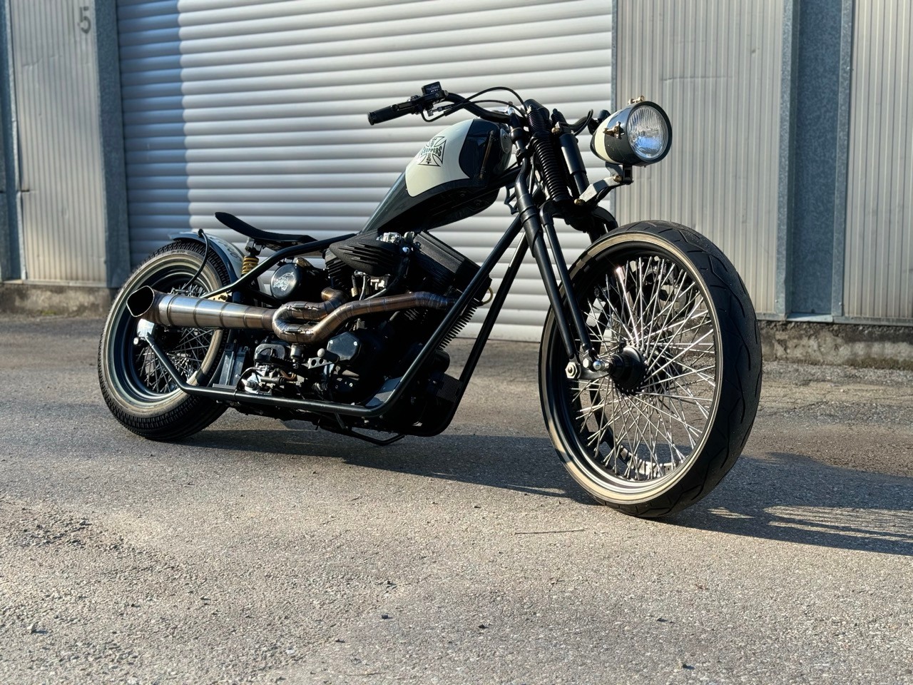 CLASSIC CYCLES RIGID SPINGER 100-showroom-element-1
