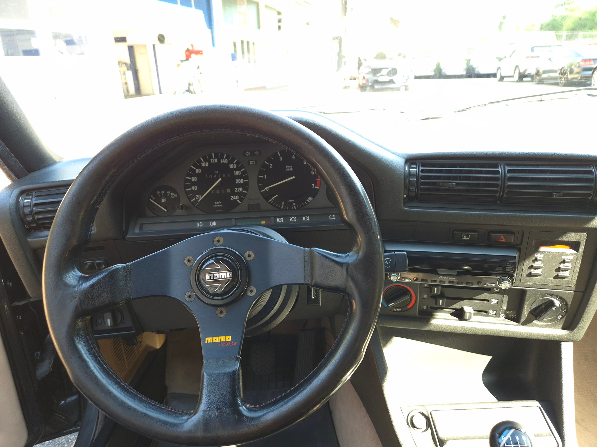 BMW 320i Cabrio-image-20