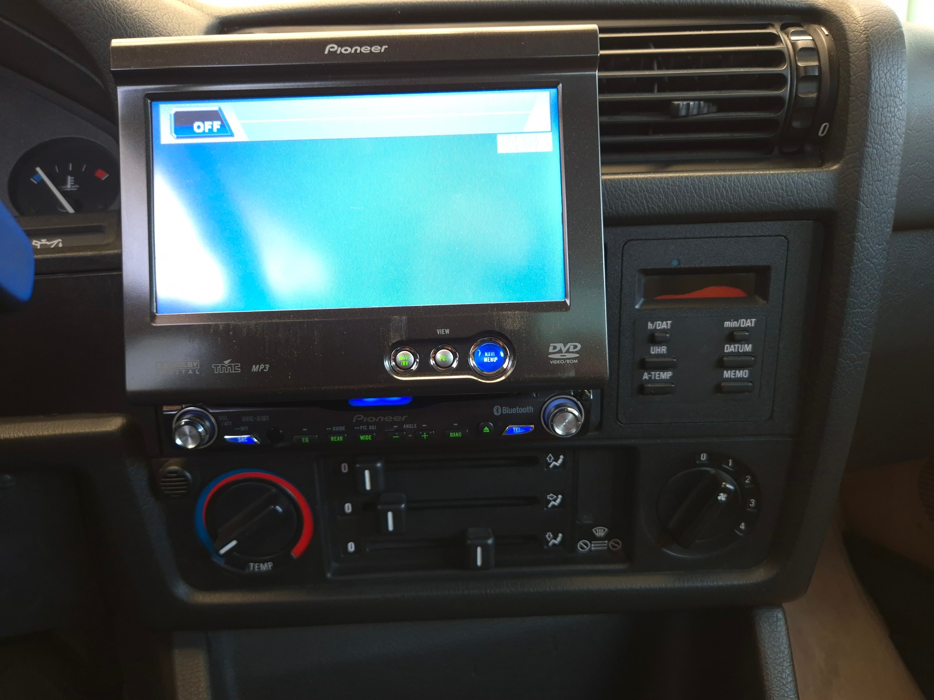 BMW 320i Cabrio-image-21