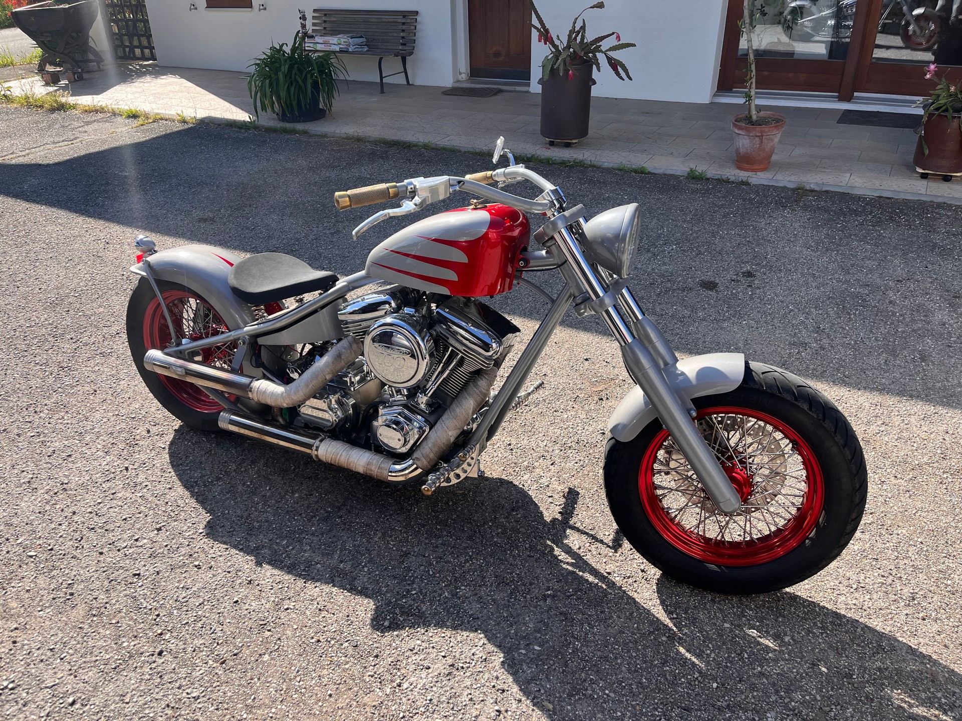 CLASSIC CYCLES Bobber