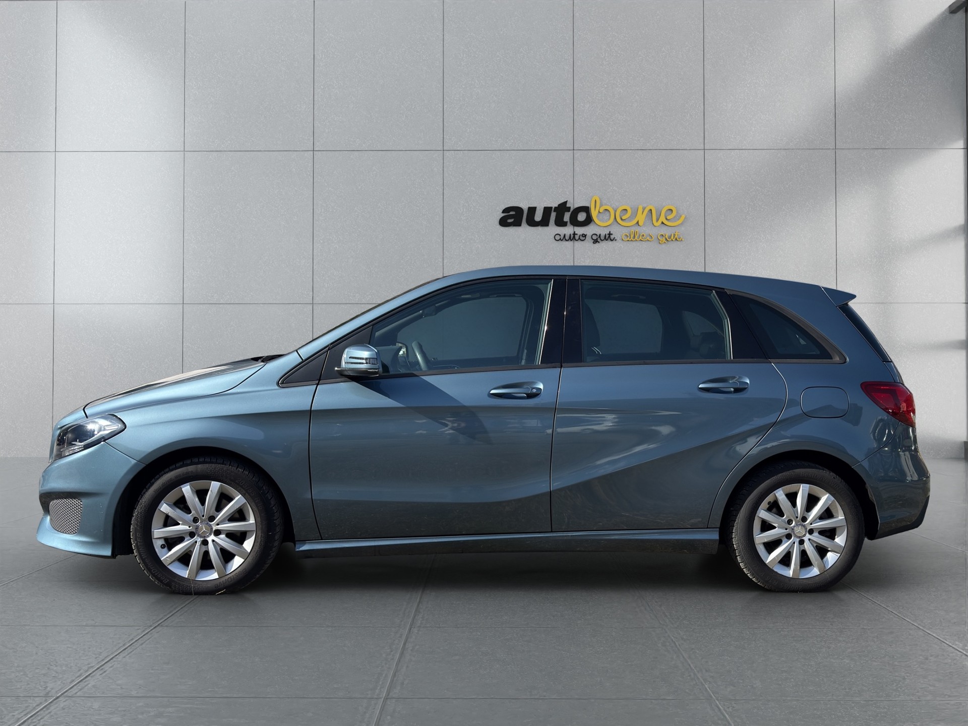 MERCEDES-BENZ B 200 Style-image-2
