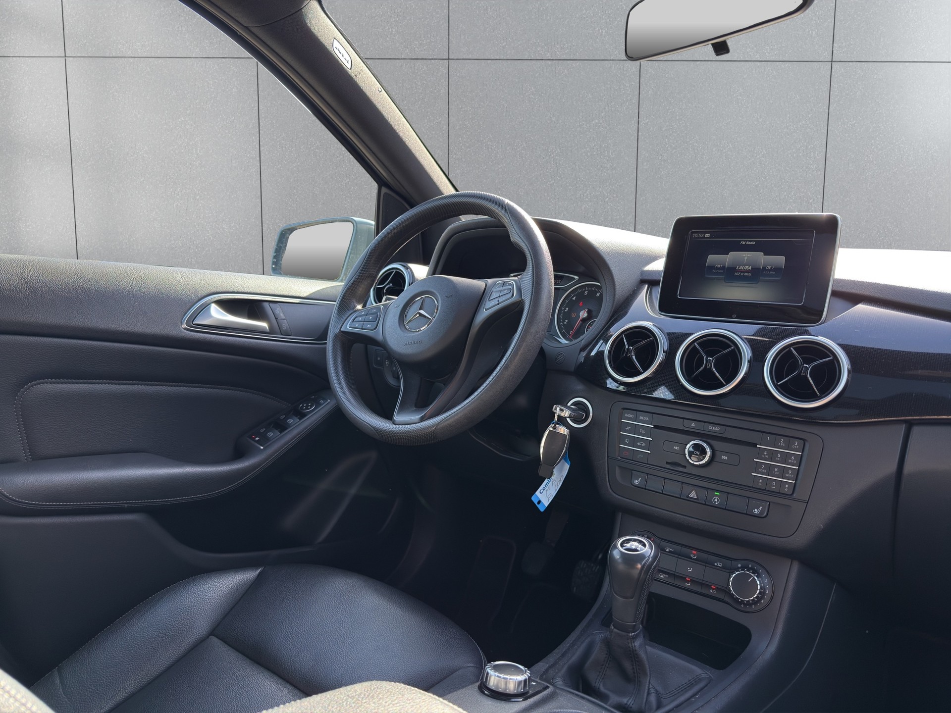MERCEDES-BENZ B 200 Style-image-7