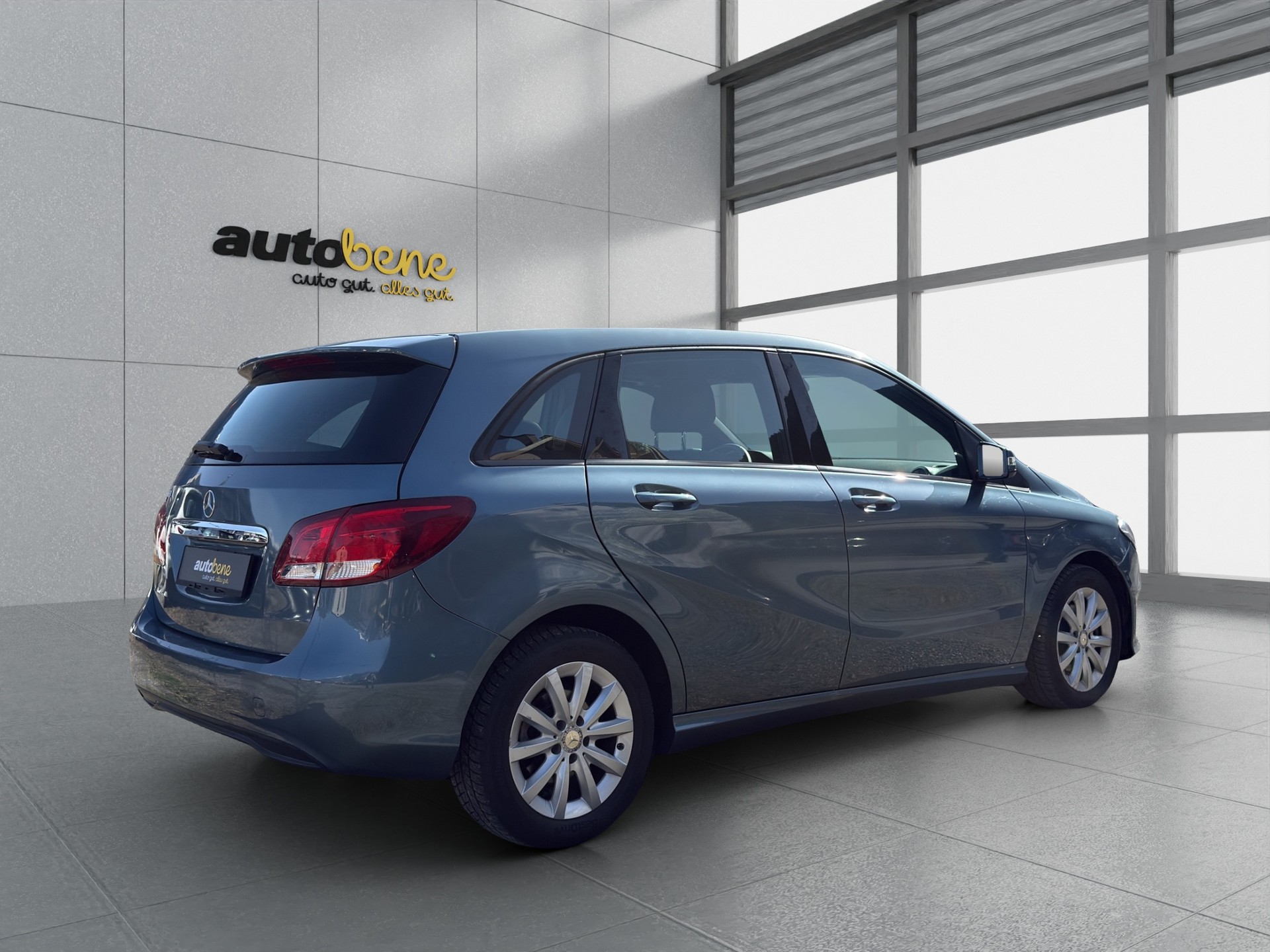 MERCEDES-BENZ B 200 Style-image-4