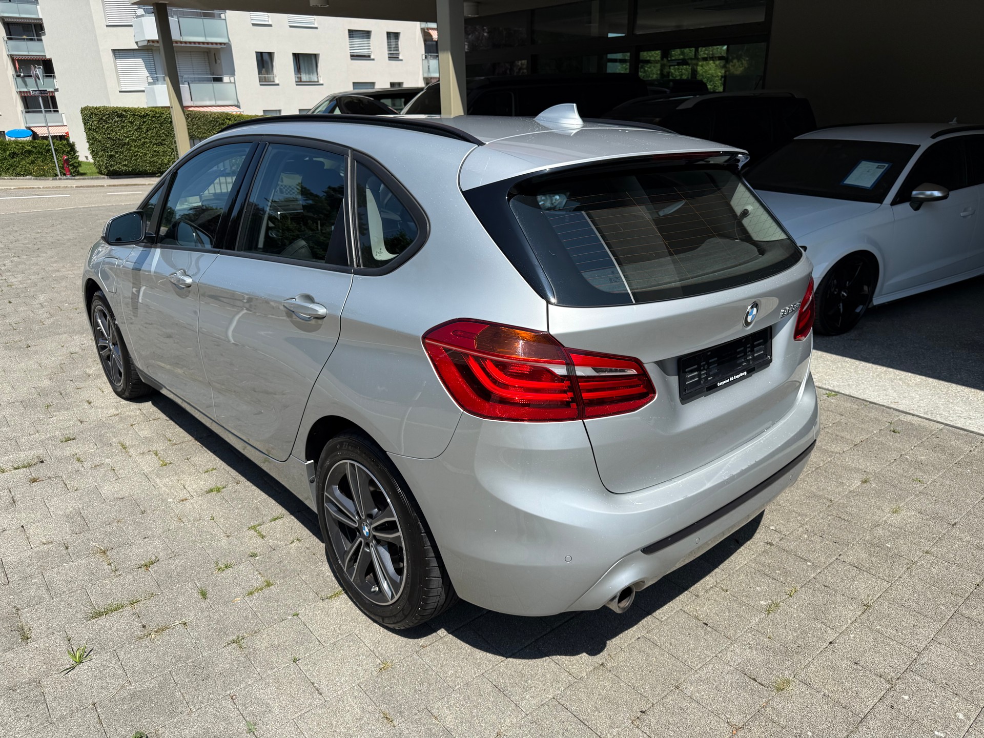 BMW 225xe iPerformance Active Tourer Steptronic-image-13