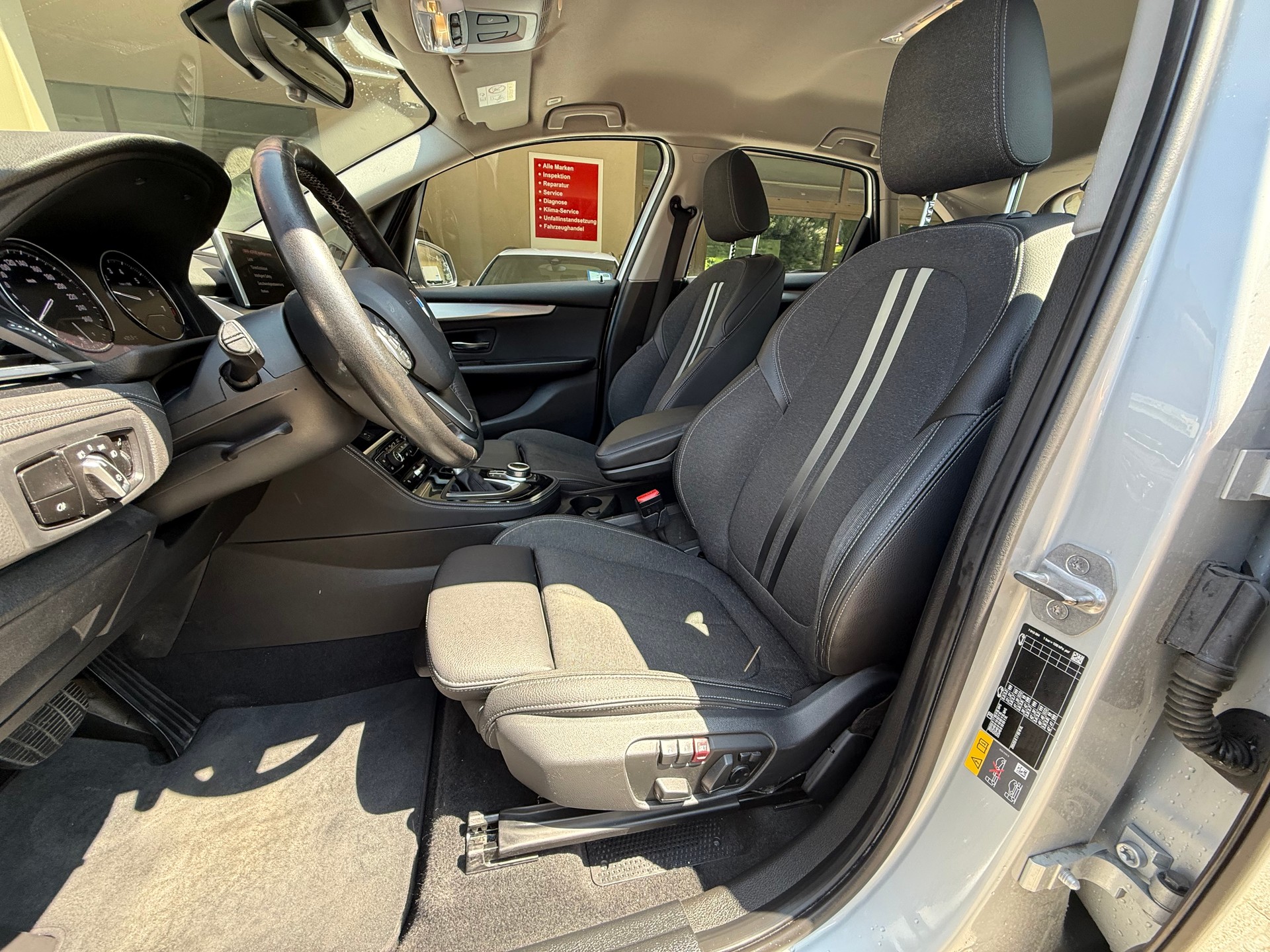 BMW 225xe iPerformance Active Tourer Steptronic-image-8