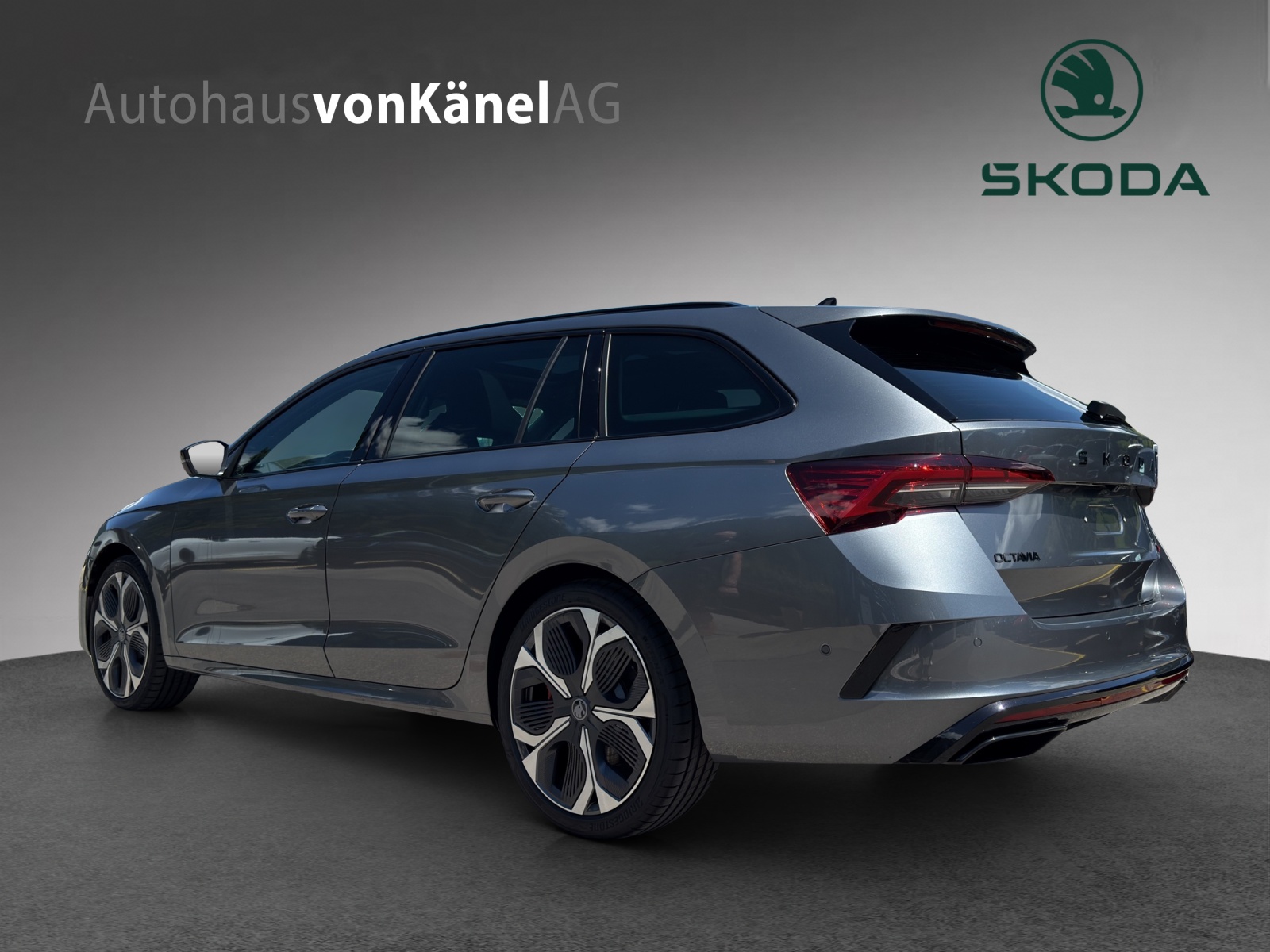 SKODA Octavia Combi 2.0 TSI DSG RS-image-2