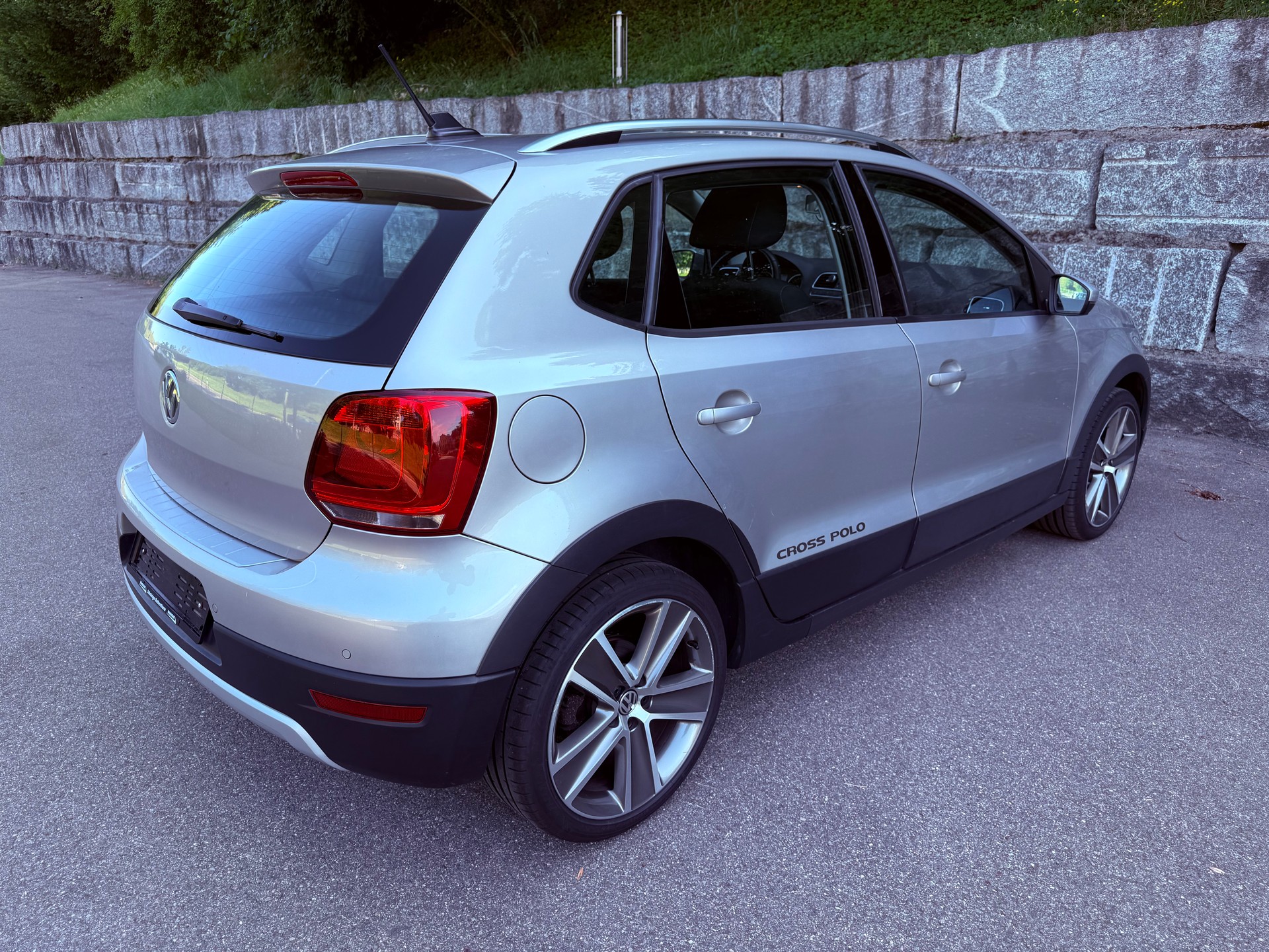 VW CrossPolo 1.6 TDI DSG-image-2