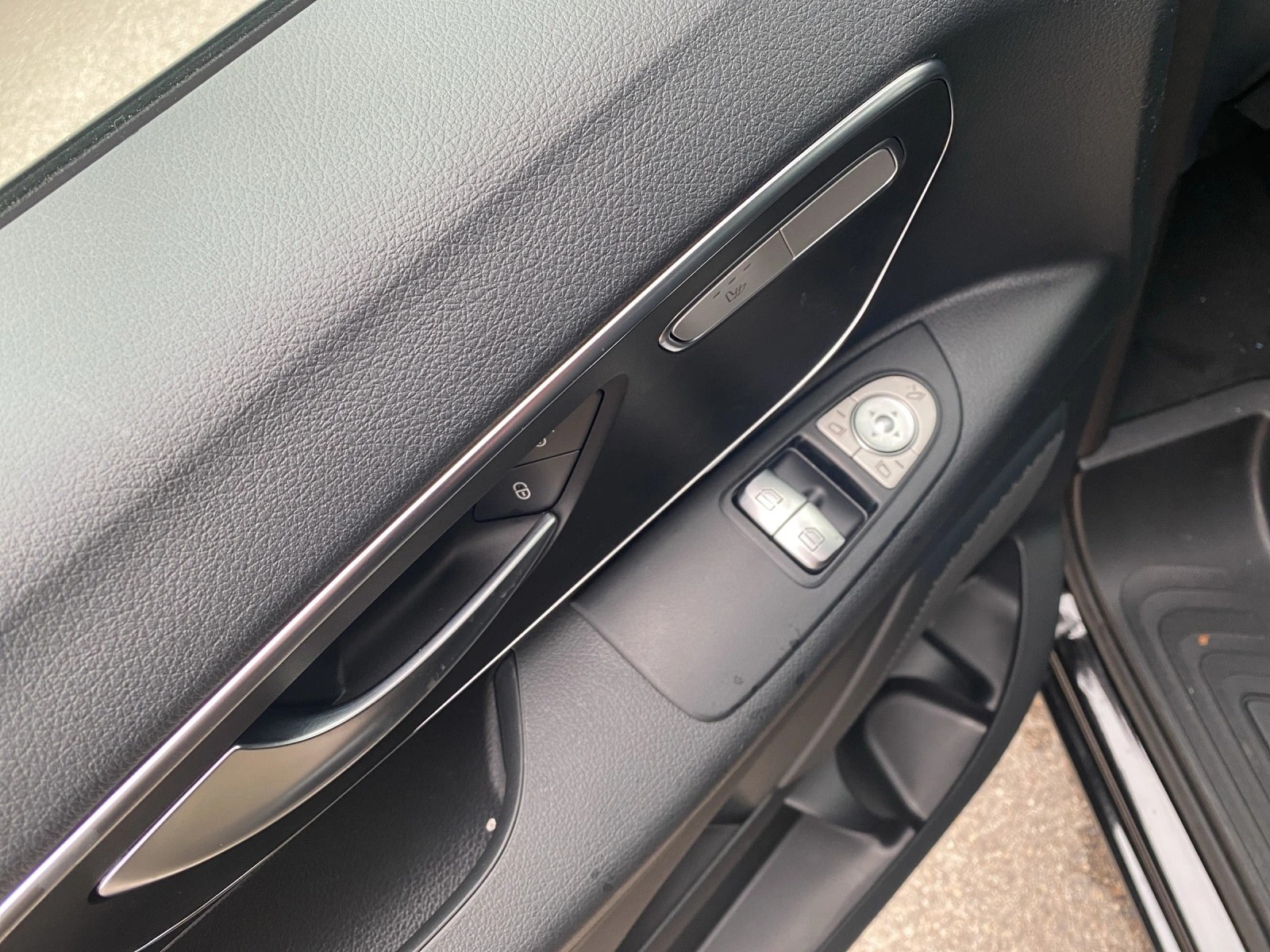 MERCEDES-BENZ Vito 116 CDI Lang Tourer 9G-Tronic 4M Select-image-11