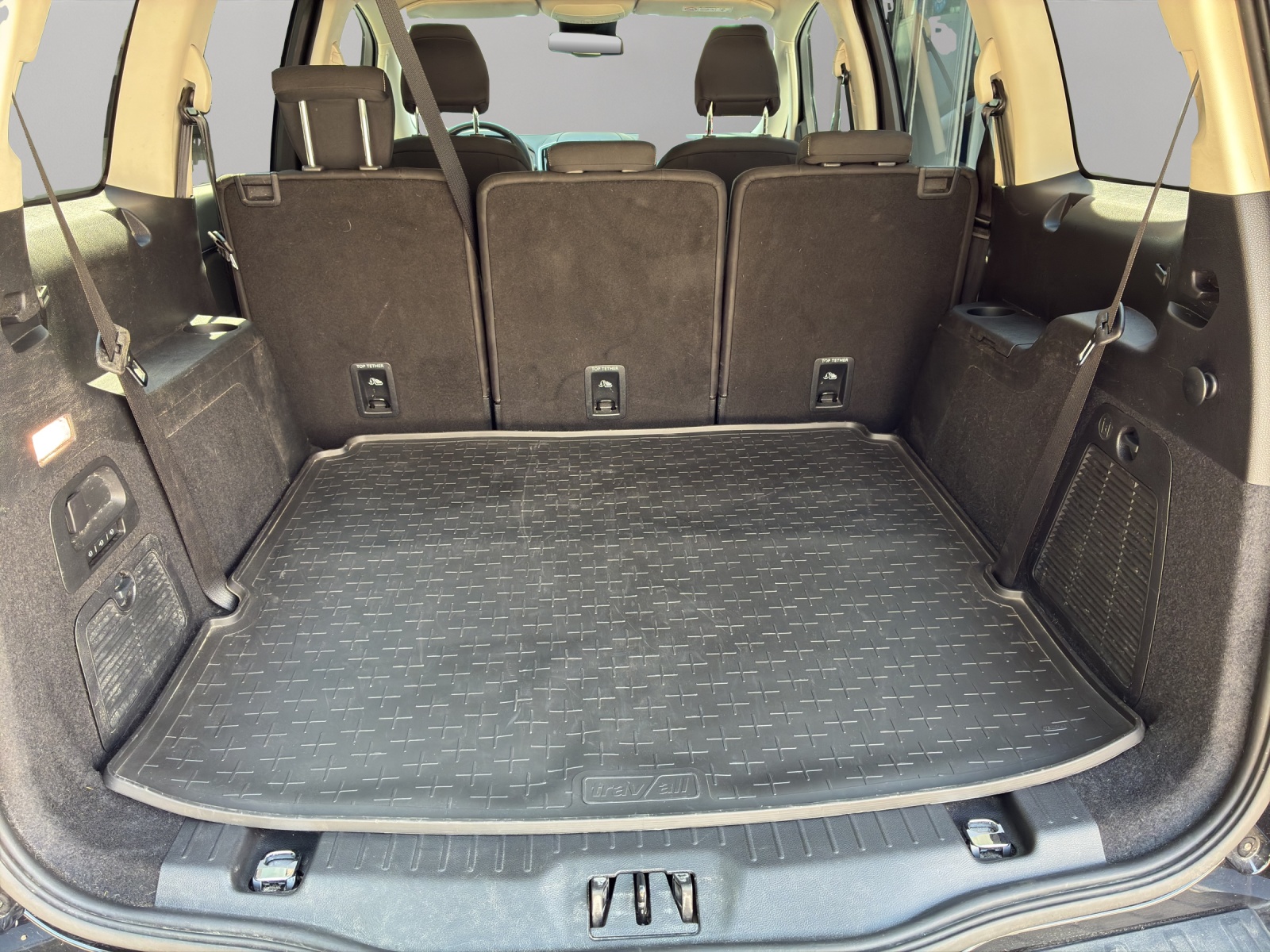 FORD Galaxy 2.5 FHEV Trend 7Pl CVT-image-15