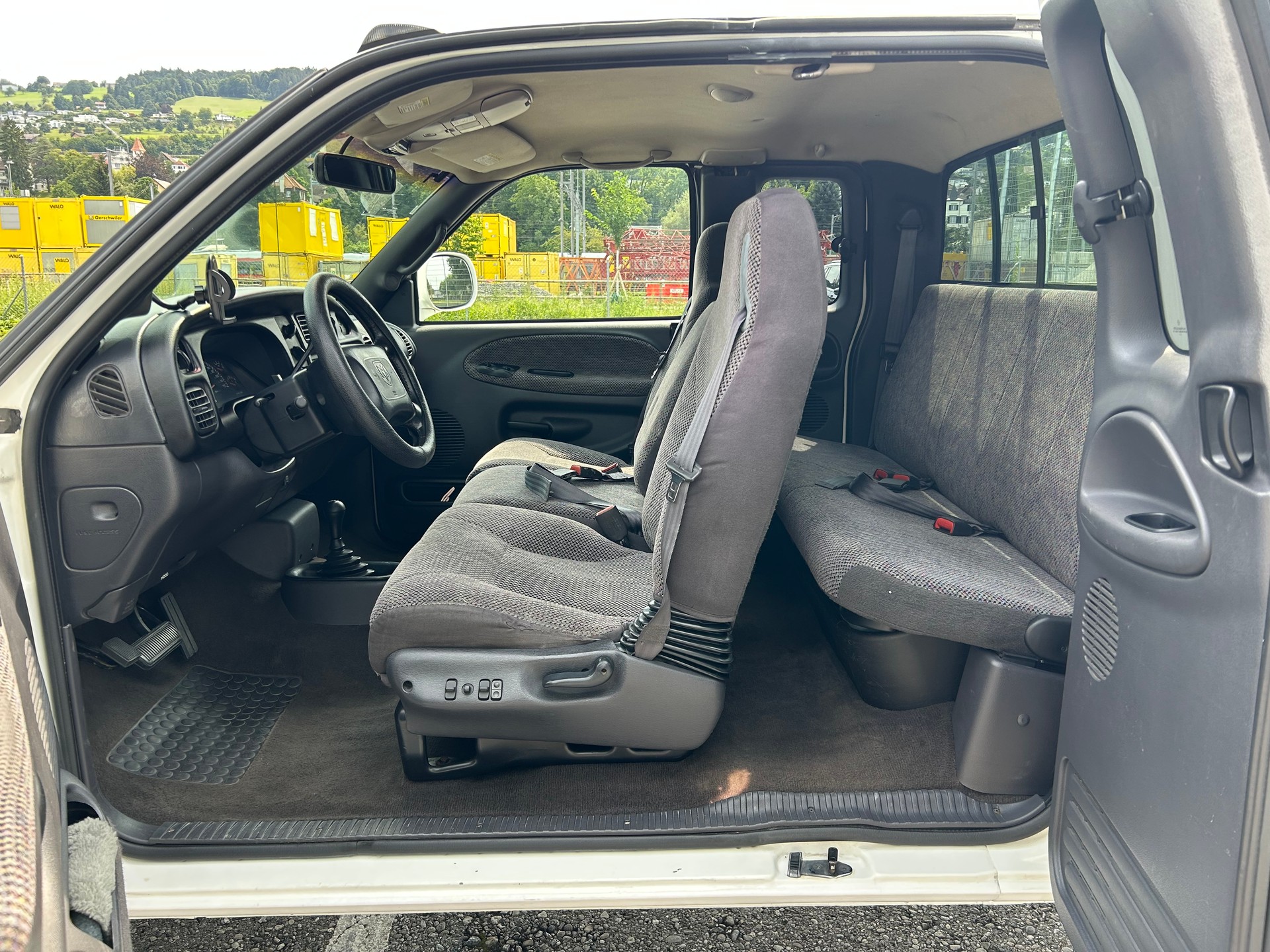 DODGE Ram 2500 Cummins SLT-image-7